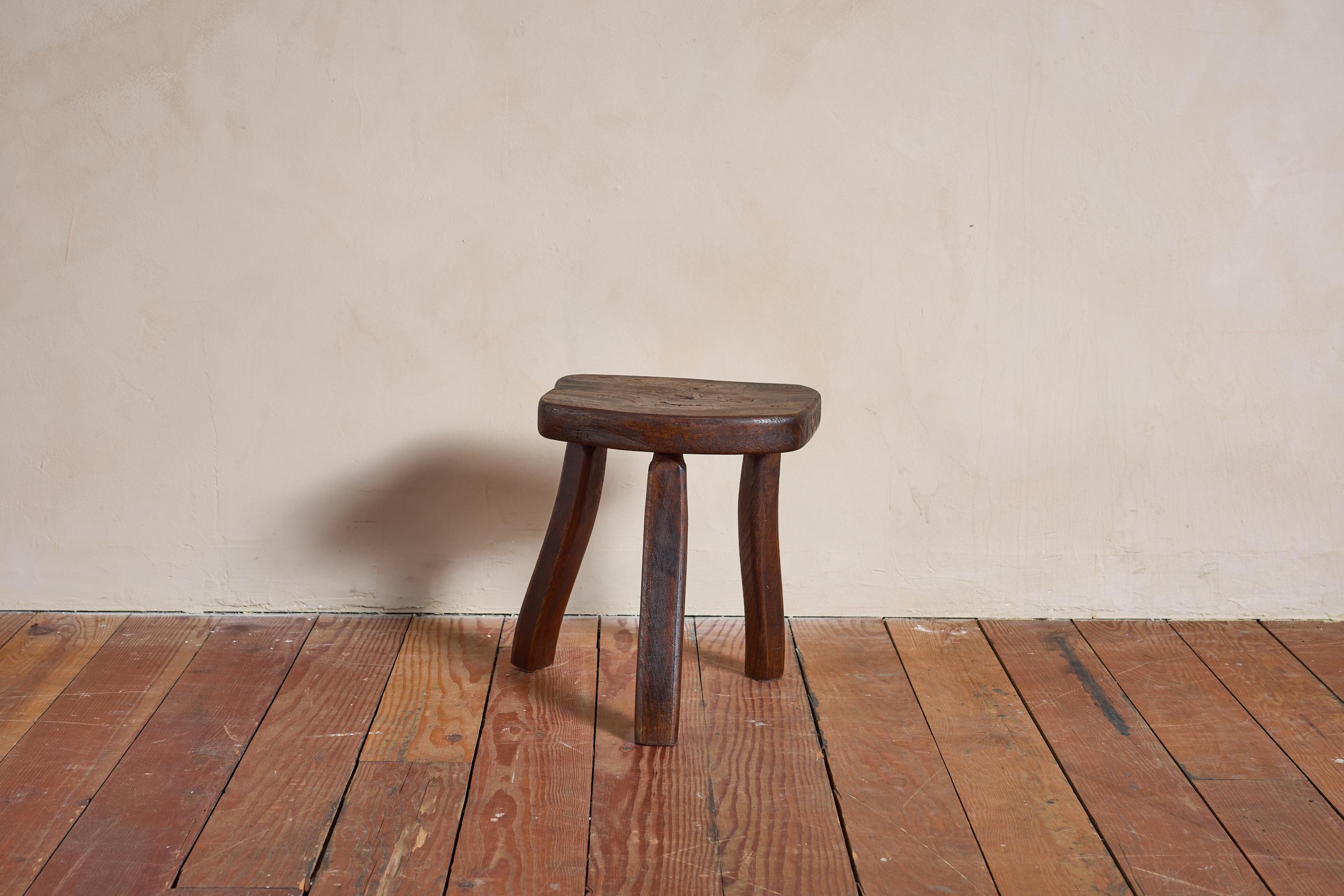 Französisch geschnitzt Oak Hocker im Zustand „Gut“ im Angebot in Beverly Hills, CA
