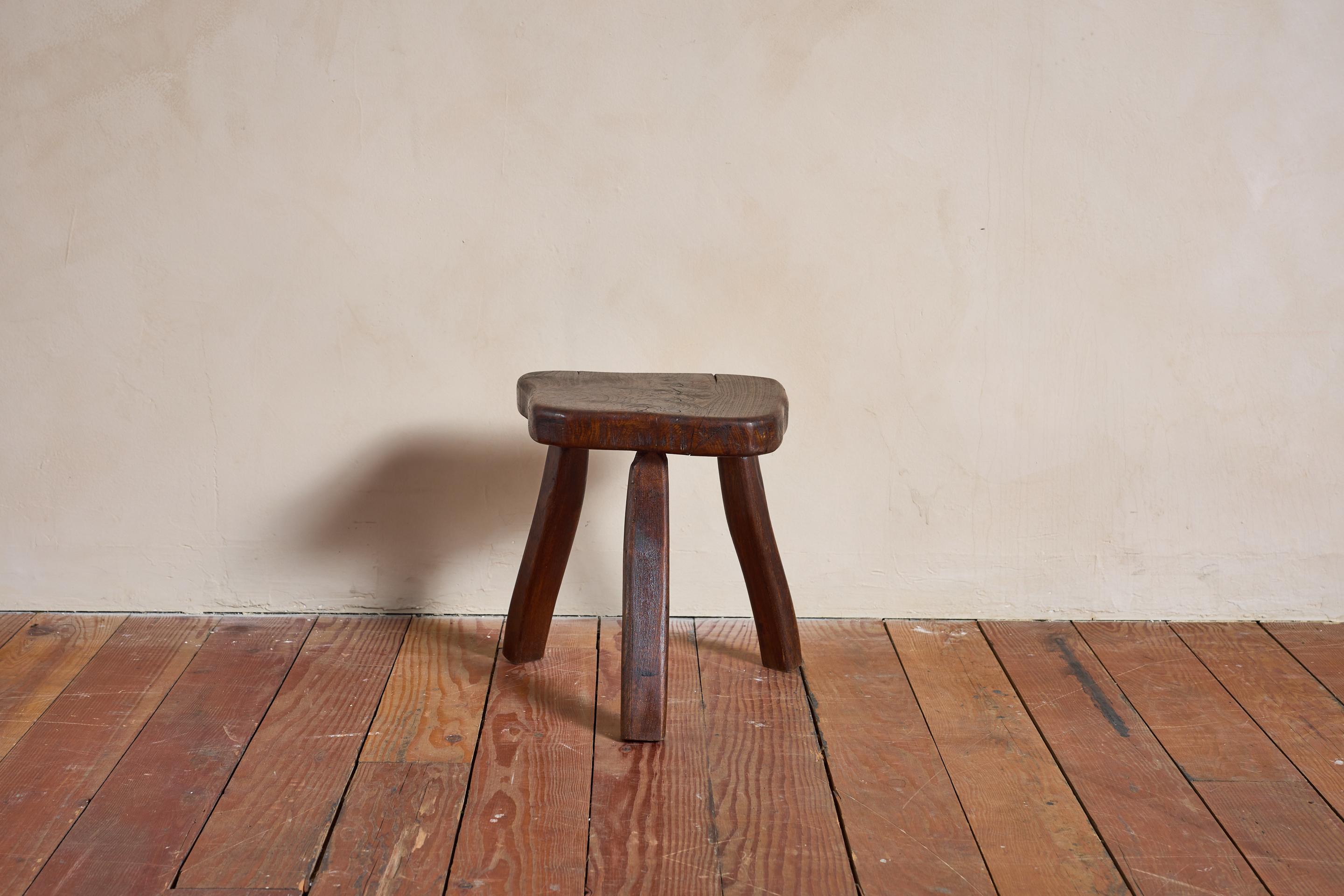 Französisch geschnitzt Oak Hocker (Mitte des 20. Jahrhunderts) im Angebot