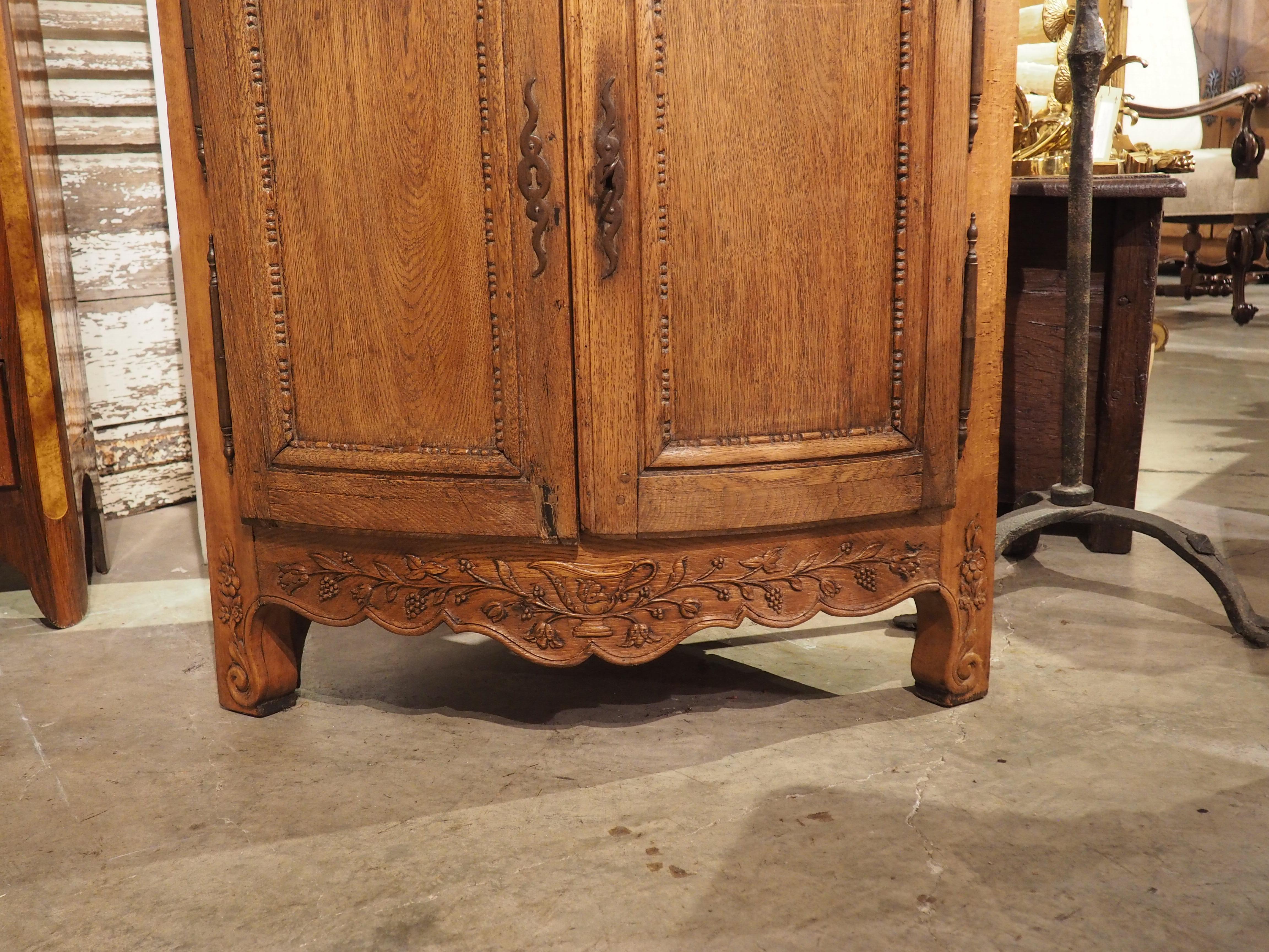 French Carved Oak Transitional Style Corner Cabinet, Circa 1780 For Sale 10