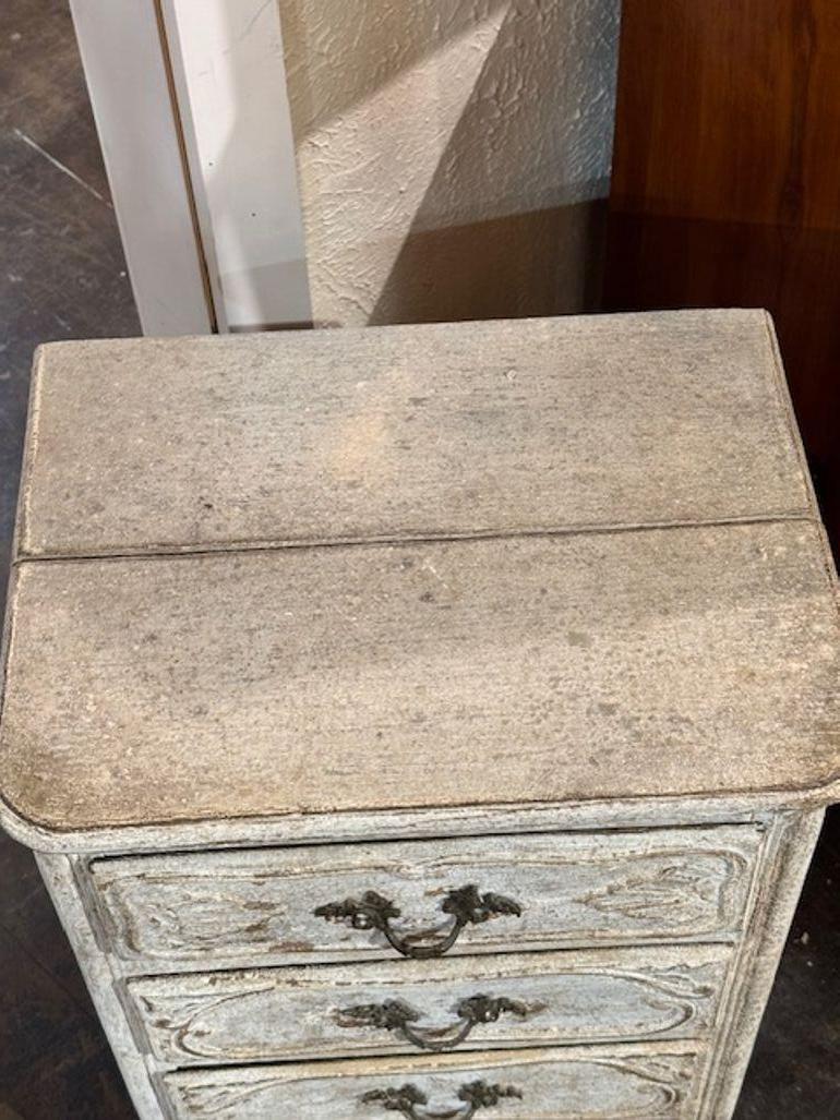 Legno Cassapanca francese intagliata e dipinta in vendita