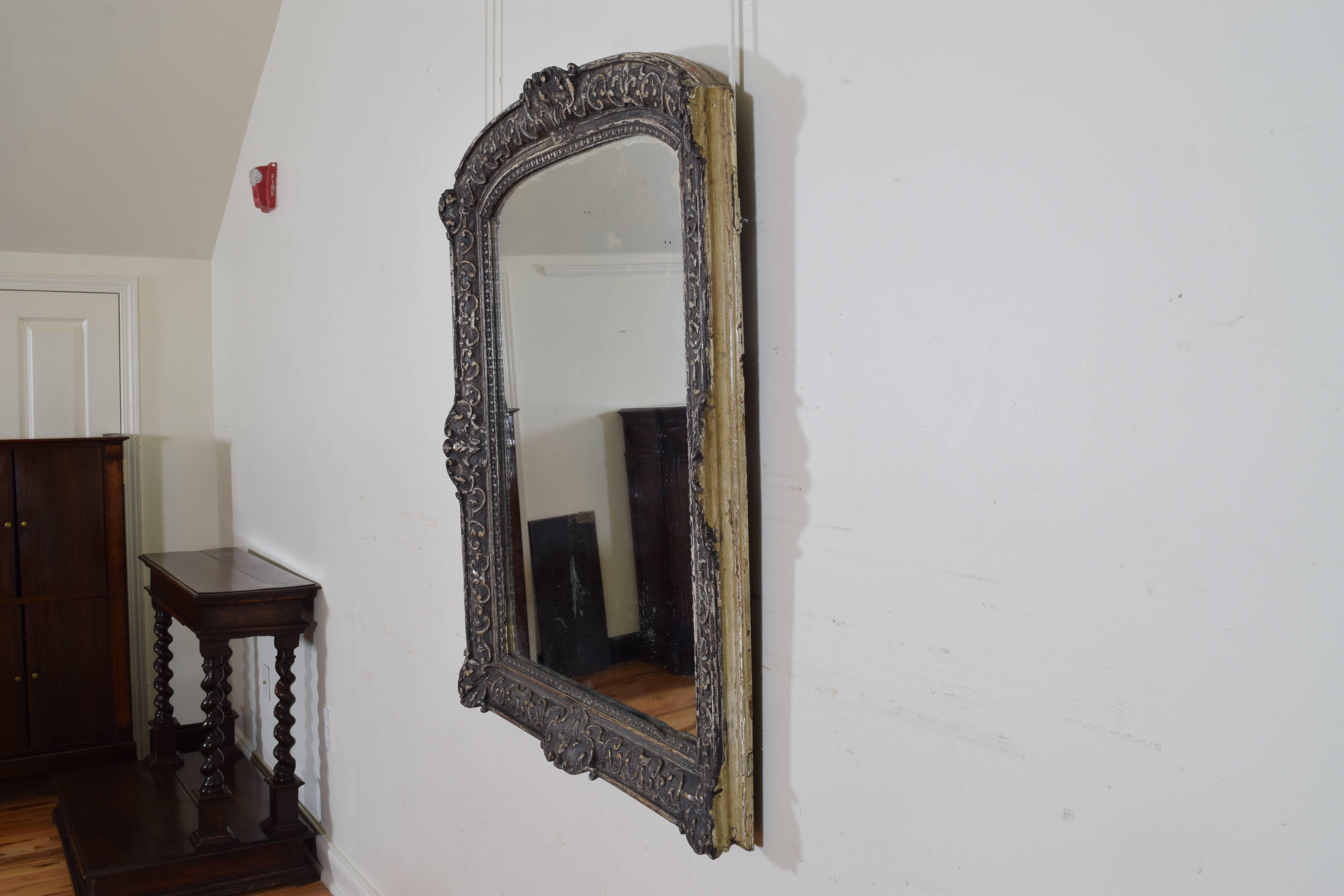 French Carved Regence Mirror, Early 18th Century In Good Condition In Atlanta, GA