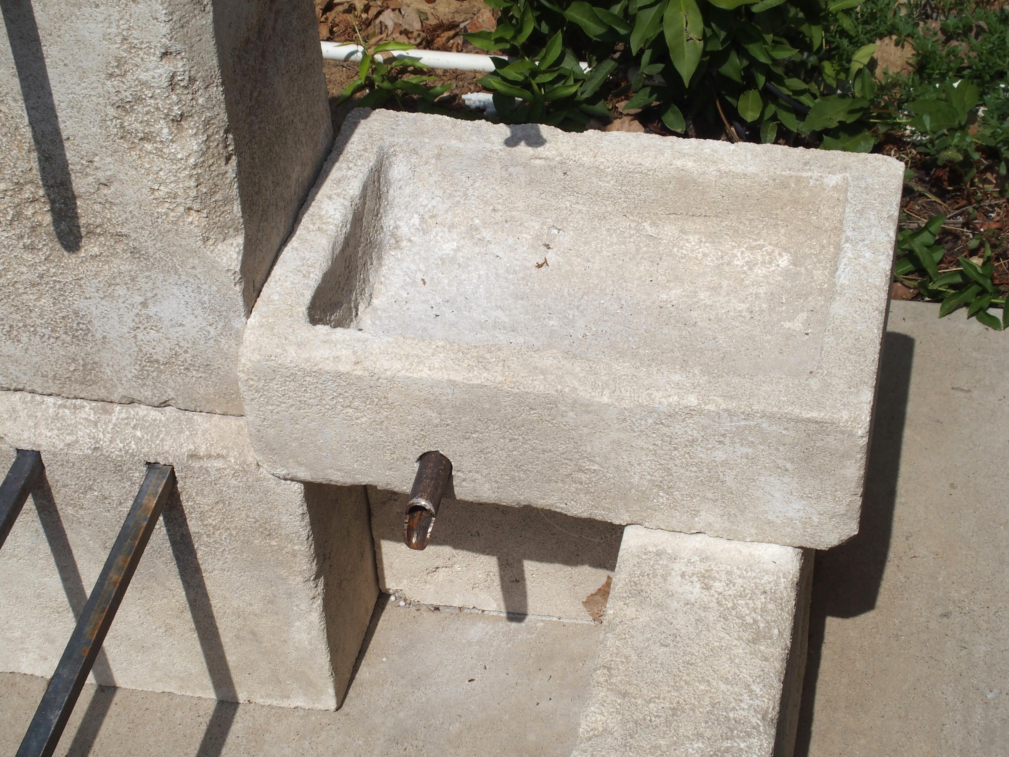 Metal French Carved Single Pillar Limestone Fountain with Side Mounted Basin