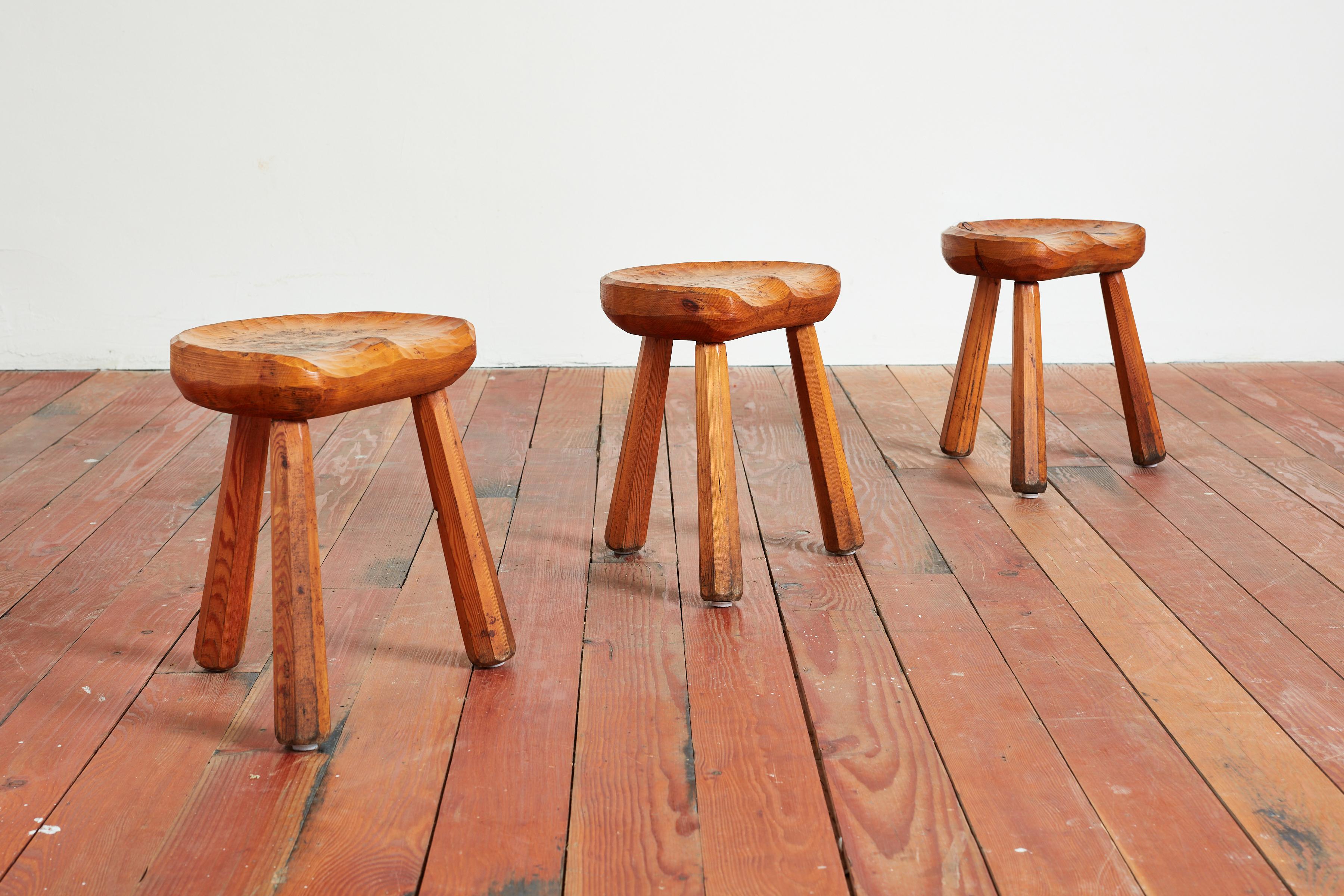 French Carved Stools In Good Condition For Sale In Beverly Hills, CA