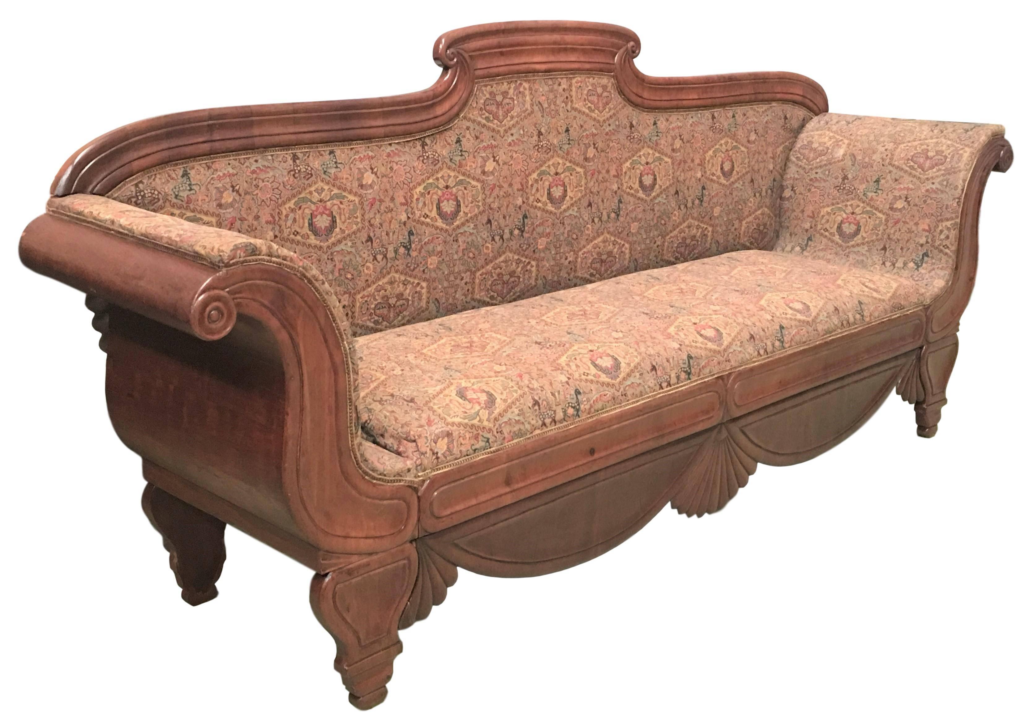 19th century French carved walnut bench, sofa, daybed upholstered in original damask
Large and very elegant, with beautiful carved
Resistant and restored

Extra measurements:
Seat wide inside 70.86in
Seat deep inside 19.29in.