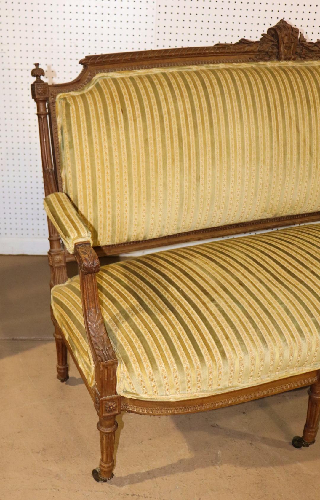 French Carved Walnut Louis XVI Settee Canape Sofa Circa 1900 In Good Condition In Swedesboro, NJ