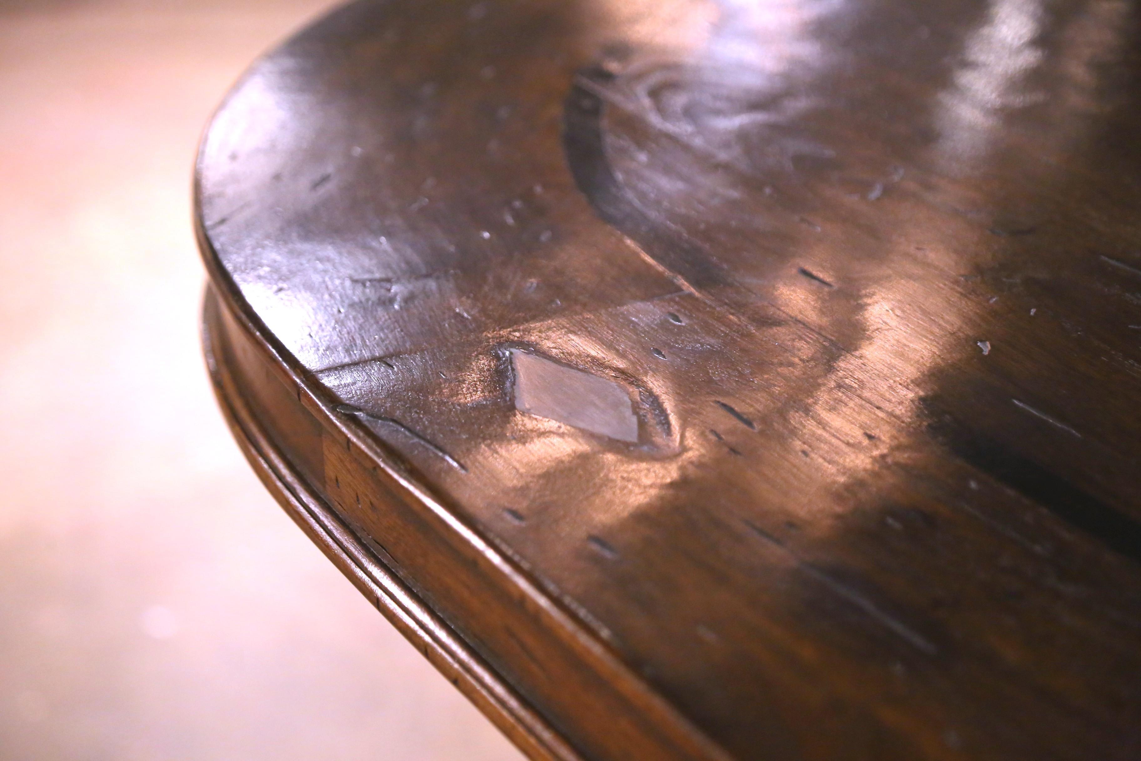 French Carved Walnut Oval Dining Table on Double-Pedestal Base In Excellent Condition In Dallas, TX