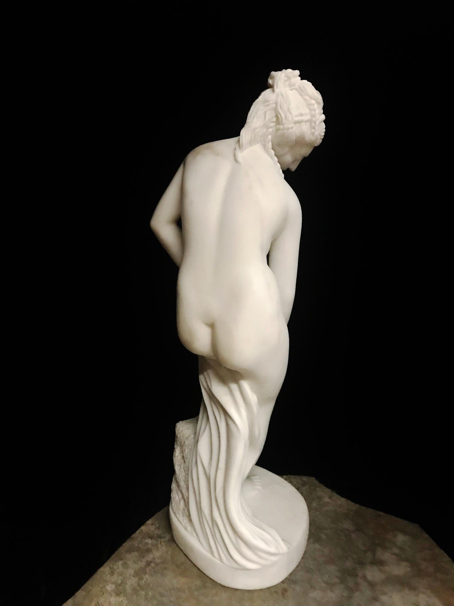 French Carved White Marble Figure of Nude Diana (Marmor)