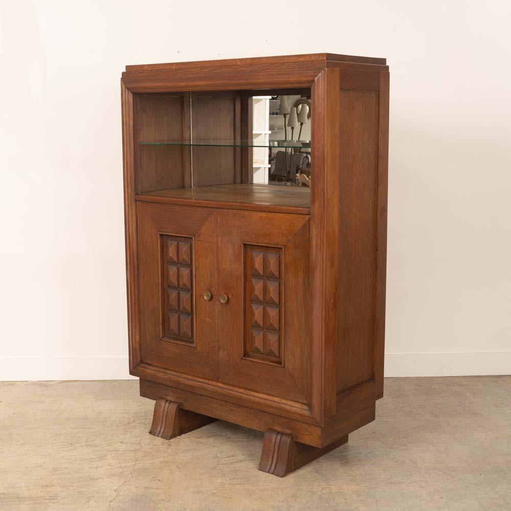 20ième siècle Meuble de bar français sculpté par Charles Dudouyt en vente