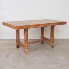 Mesa de comedor francesa de madera tallada de Charles Dudouyt