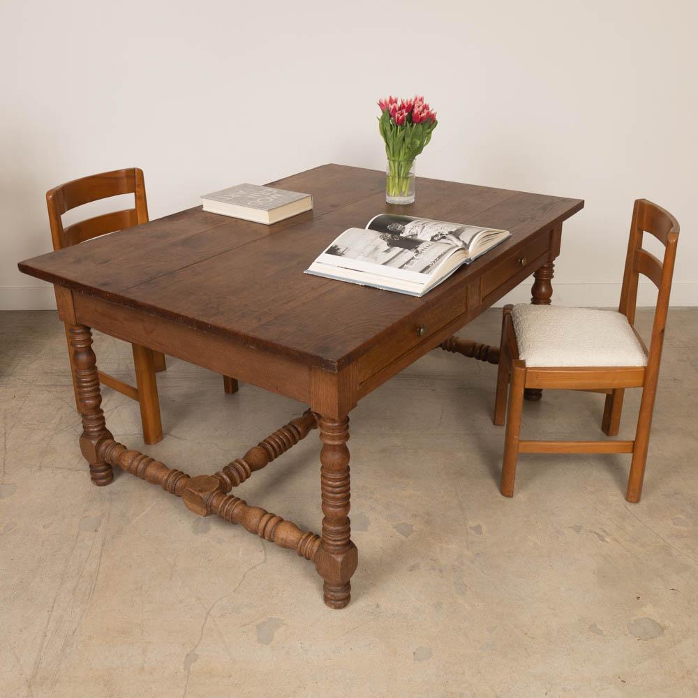 Francese French Carved Wood Partners Desk in vendita