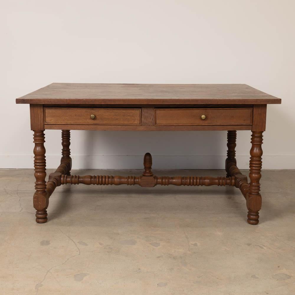 French Carved Wood Partners Desk In condizioni buone in vendita a Los Angeles, CA