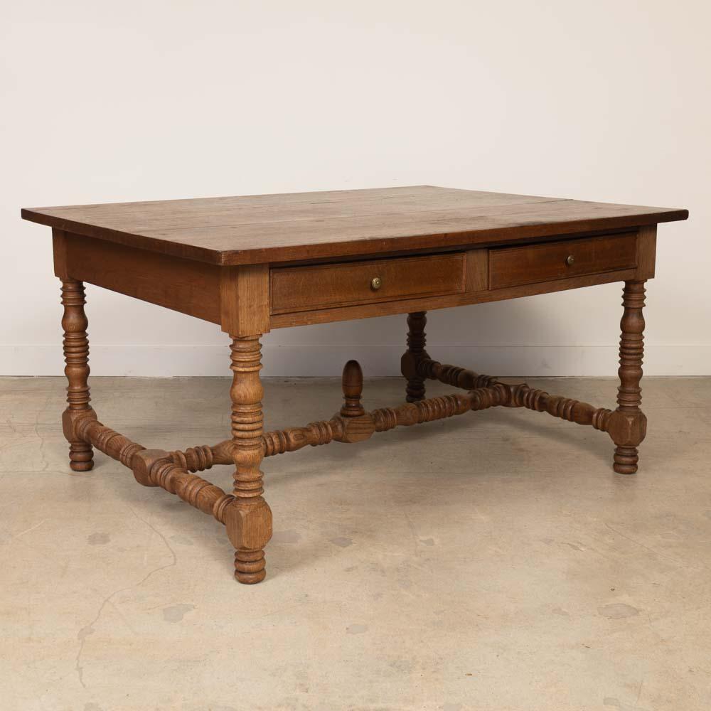 Quercia French Carved Wood Partners Desk in vendita
