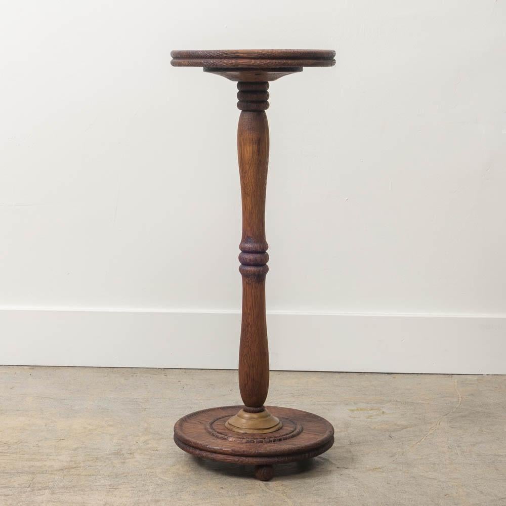 Mesa francesa con pedestal de madera tallada en venta 6