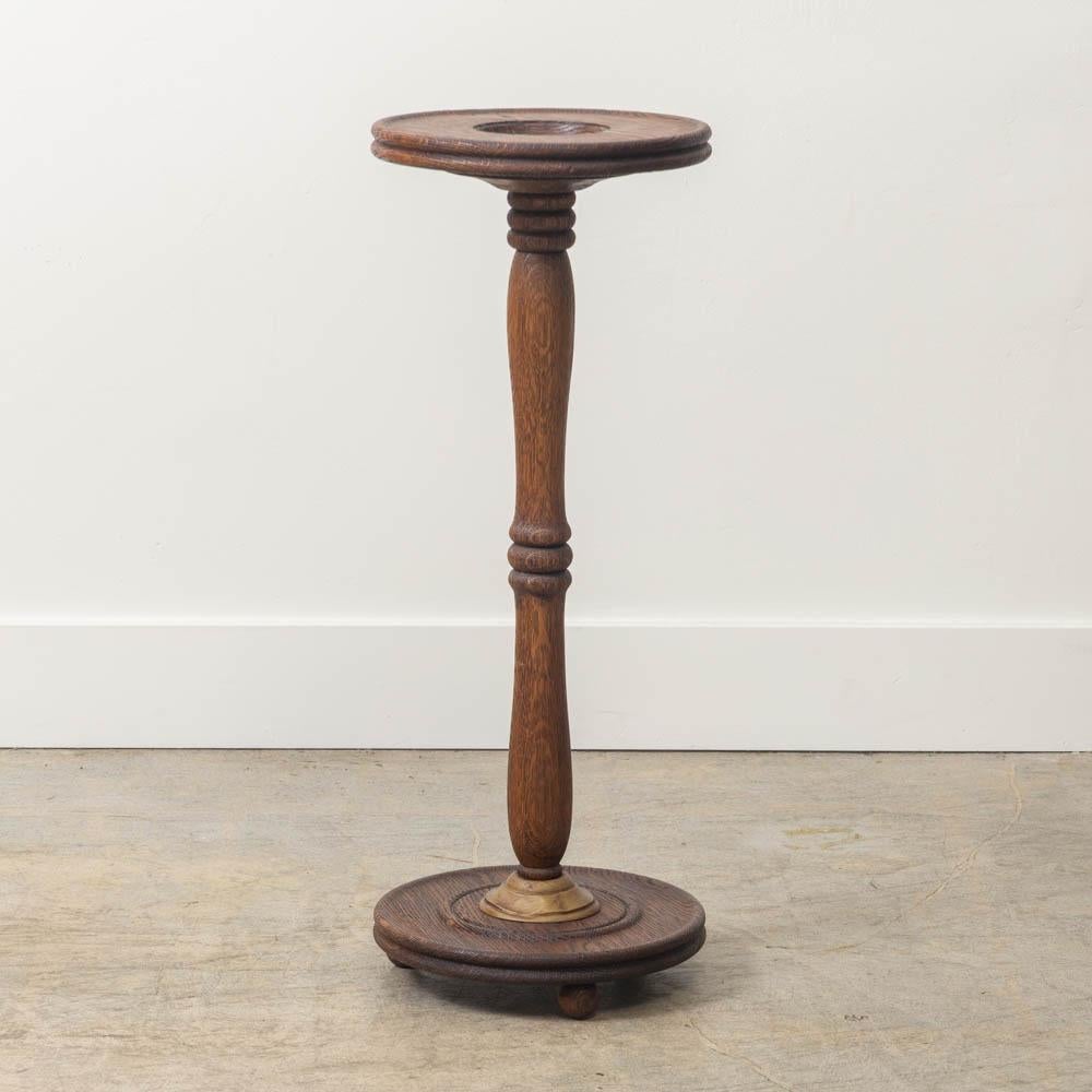Mesa francesa con pedestal de madera tallada en Bueno estado para la venta en Los Angeles, CA