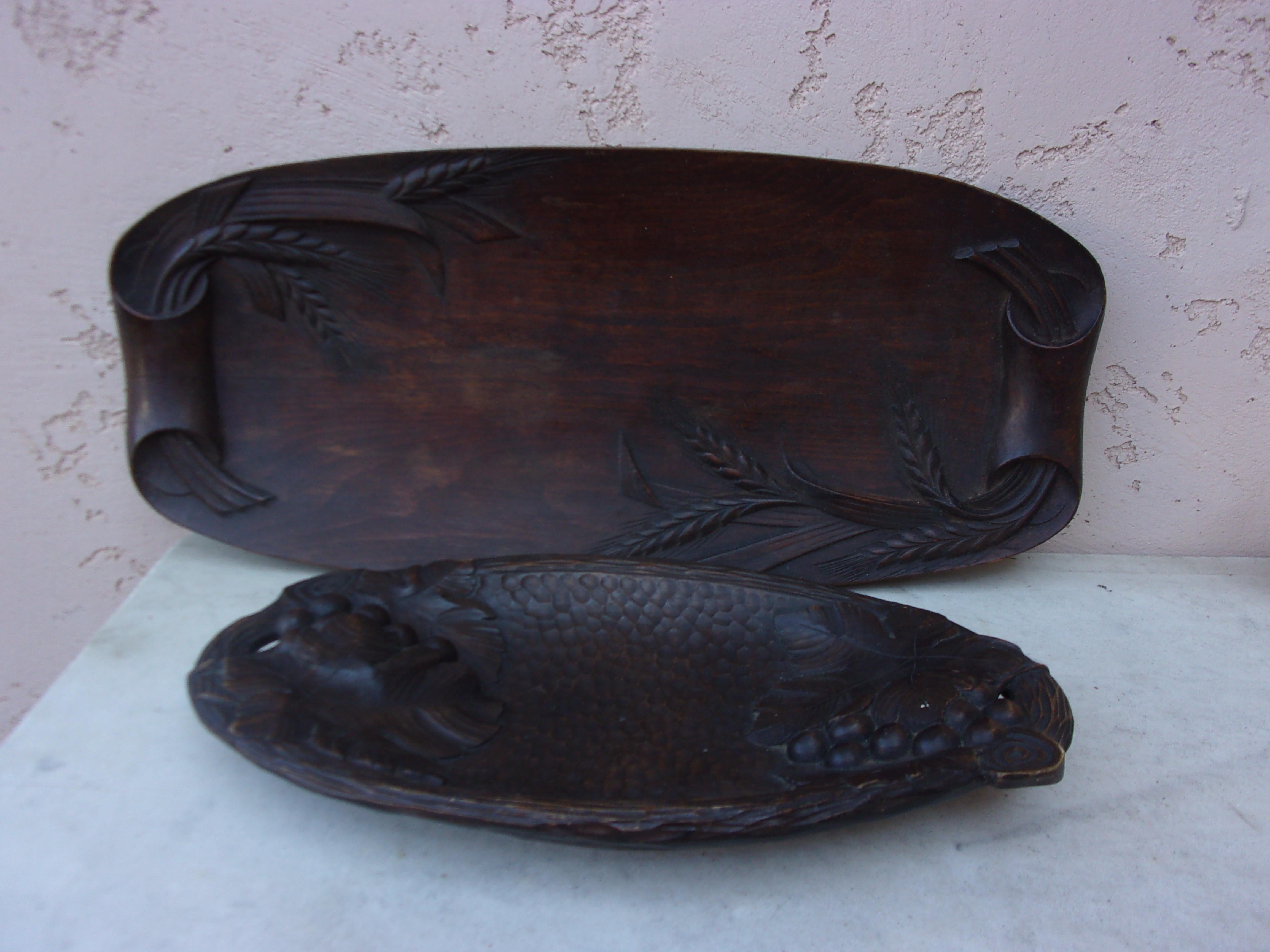 French Carved Wood Platter with Grapes and Vine Leaves, circa 1900 For Sale 7