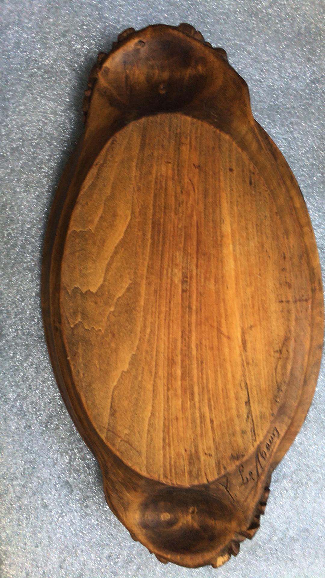 French Carved Wood Platter with Grapes and Vine Leaves, circa 1900 2