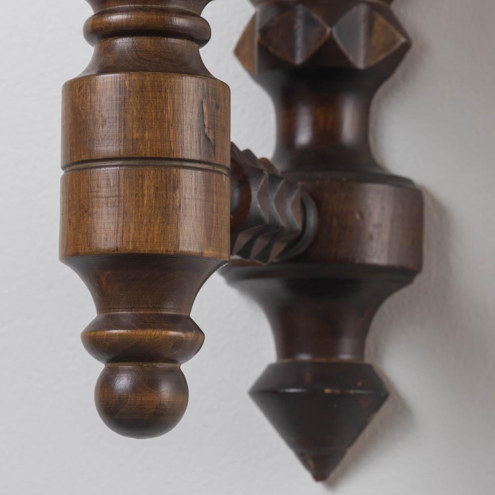 French Carved Wood Sconce by Charles Dudouyt en venta 3
