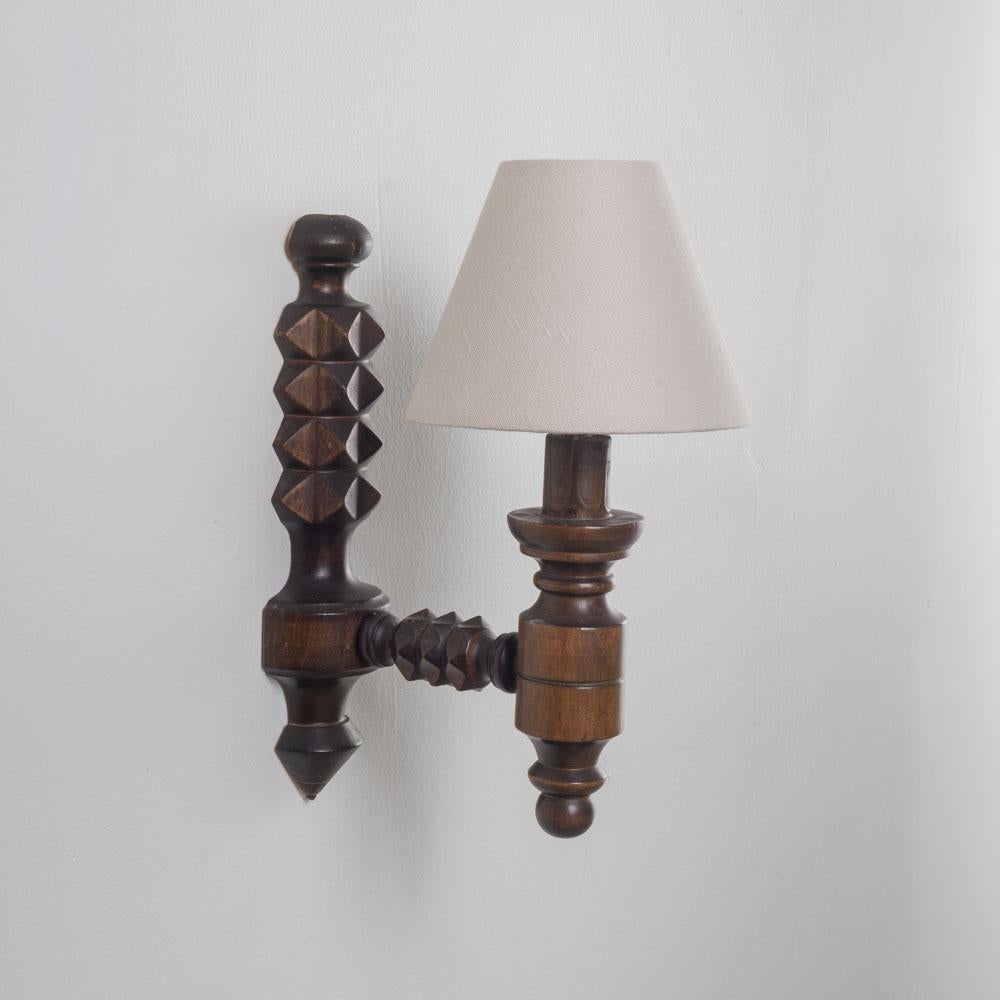 French Carved Wood Sconce by Charles Dudouyt en venta 1