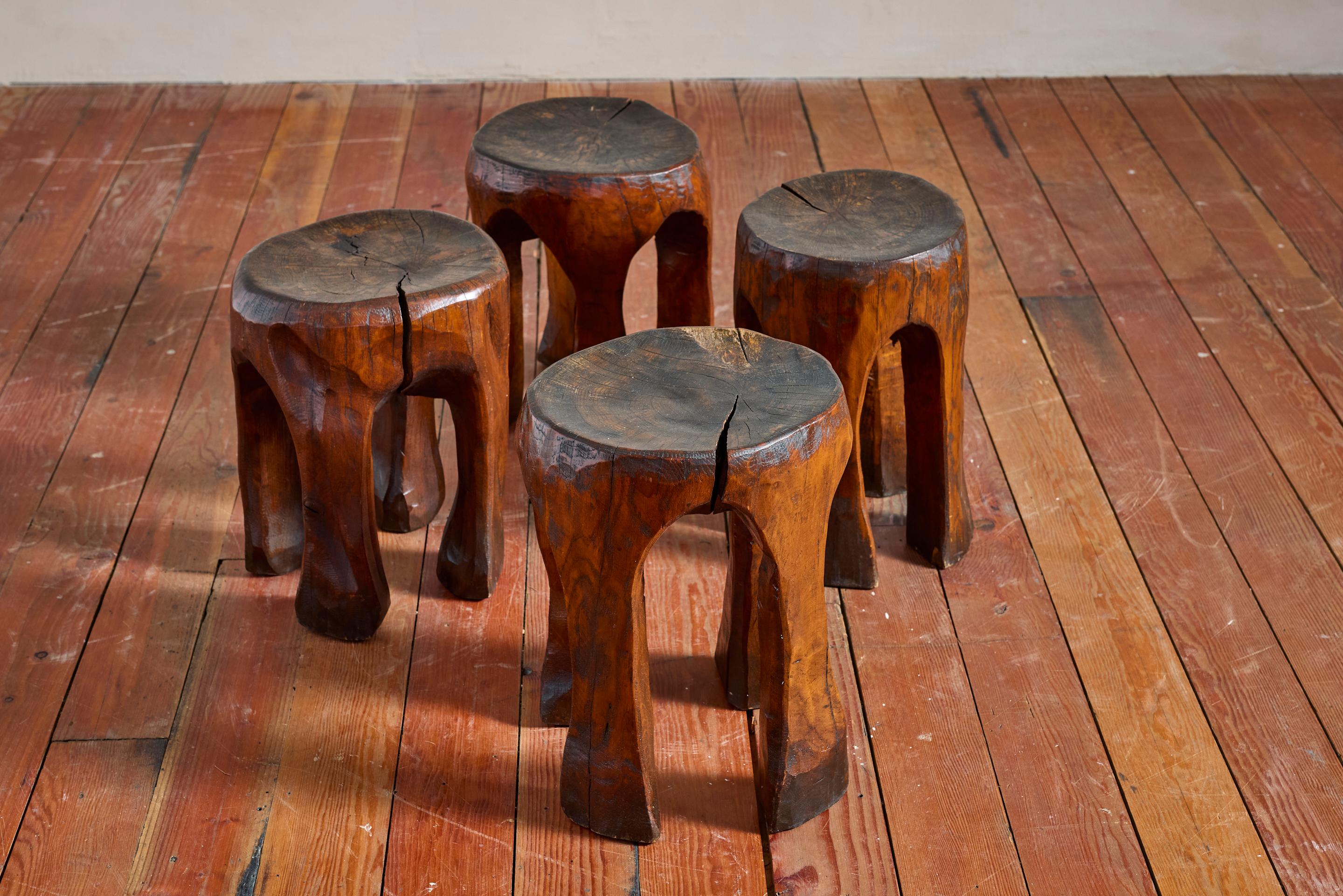 Sgabelli francesi intagliati in Wood In condizioni buone in vendita a Beverly Hills, CA