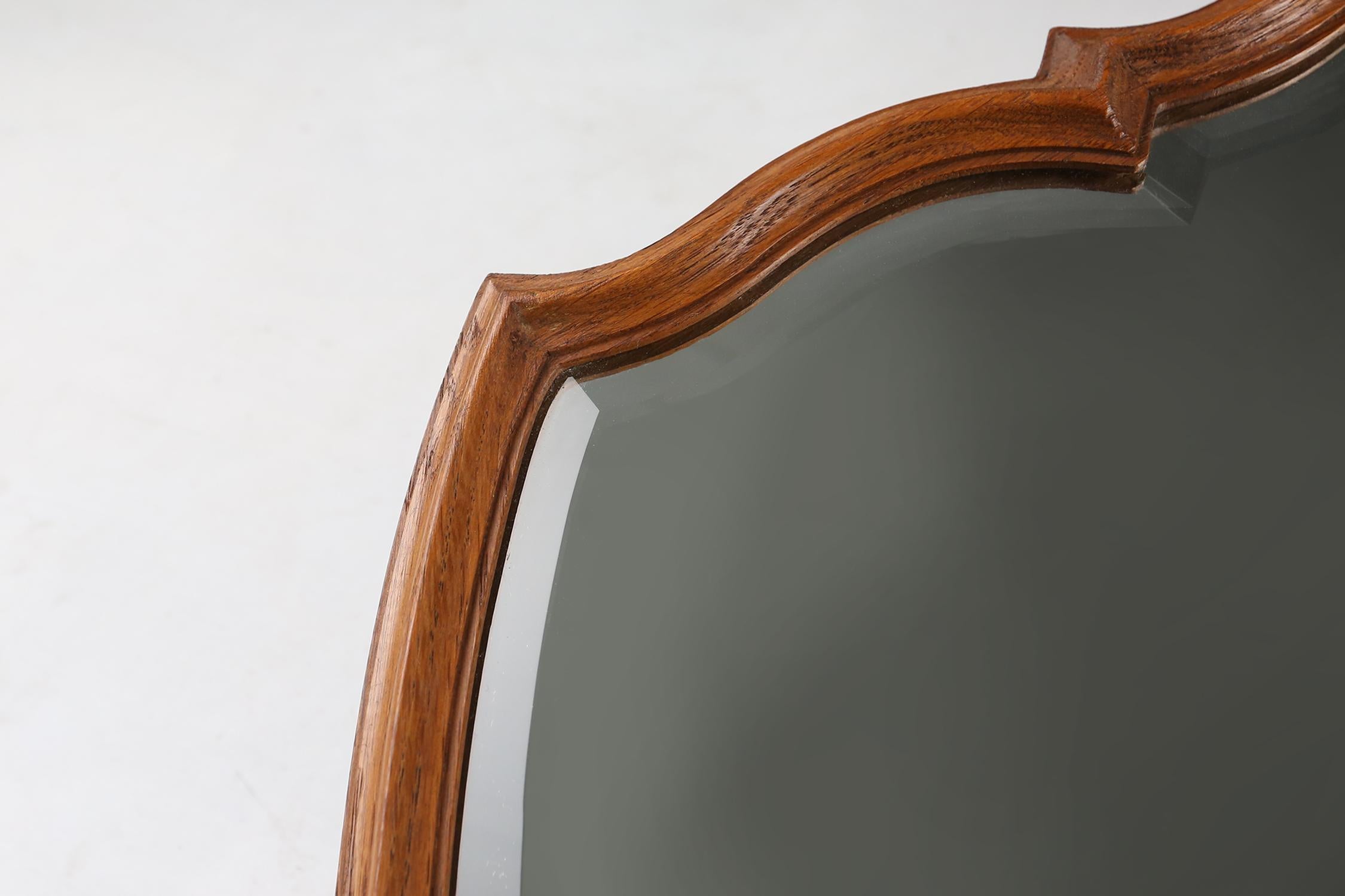 French carved wooden mirror with elegant lined frame, 1950s For Sale 1