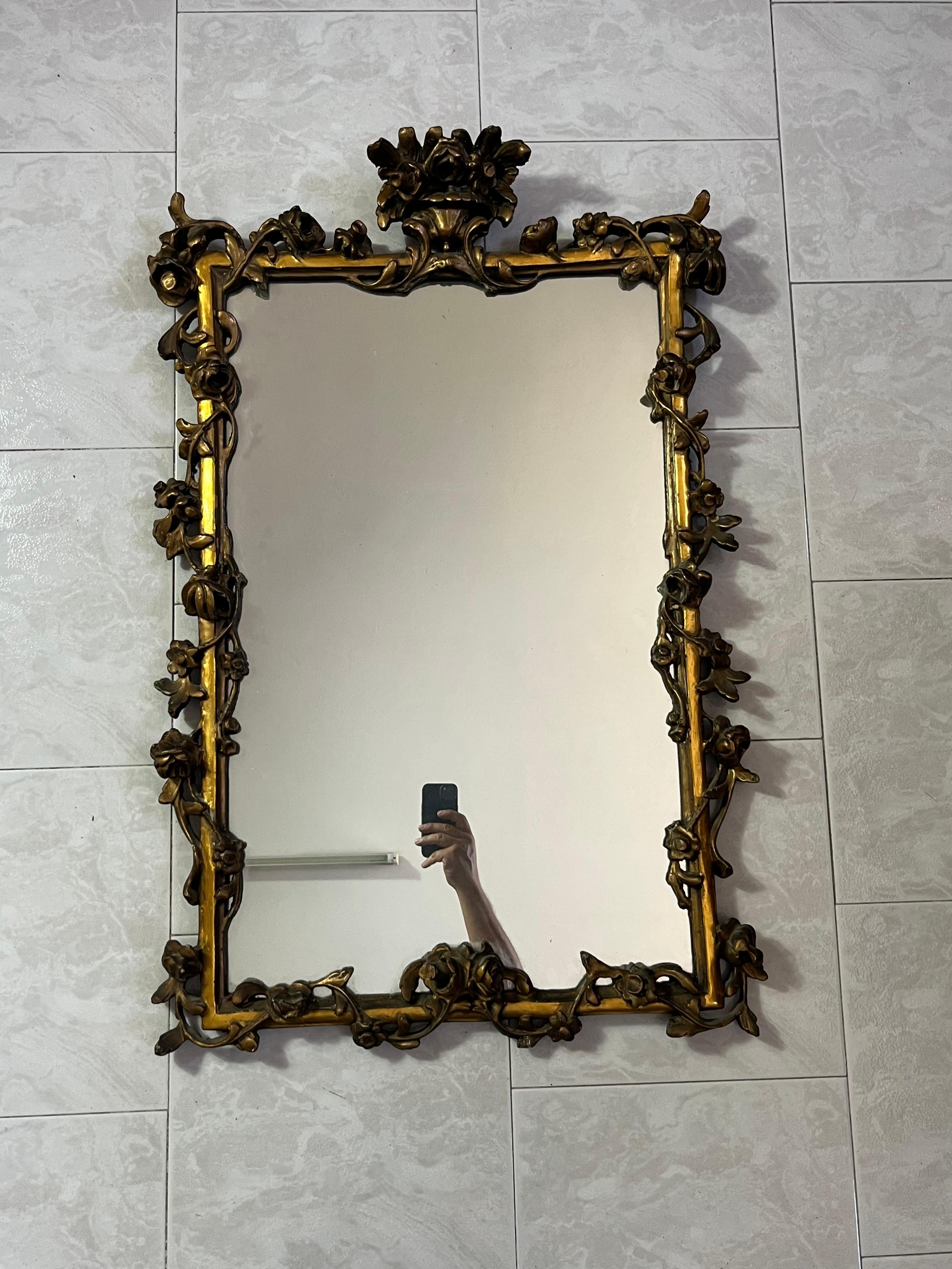 French Carved Wooden Wall Mirror with Gold Finish, 1930s For Sale 1