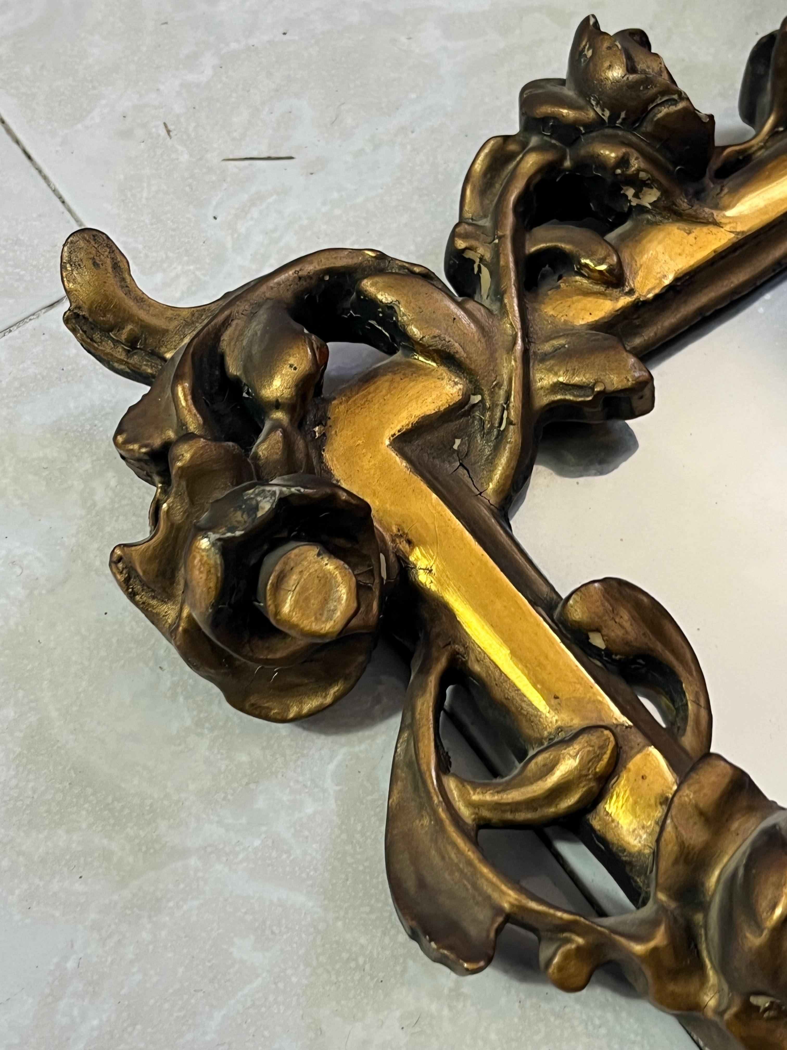 French Carved Wooden Wall Mirror with Gold Finish, 1930s For Sale 3