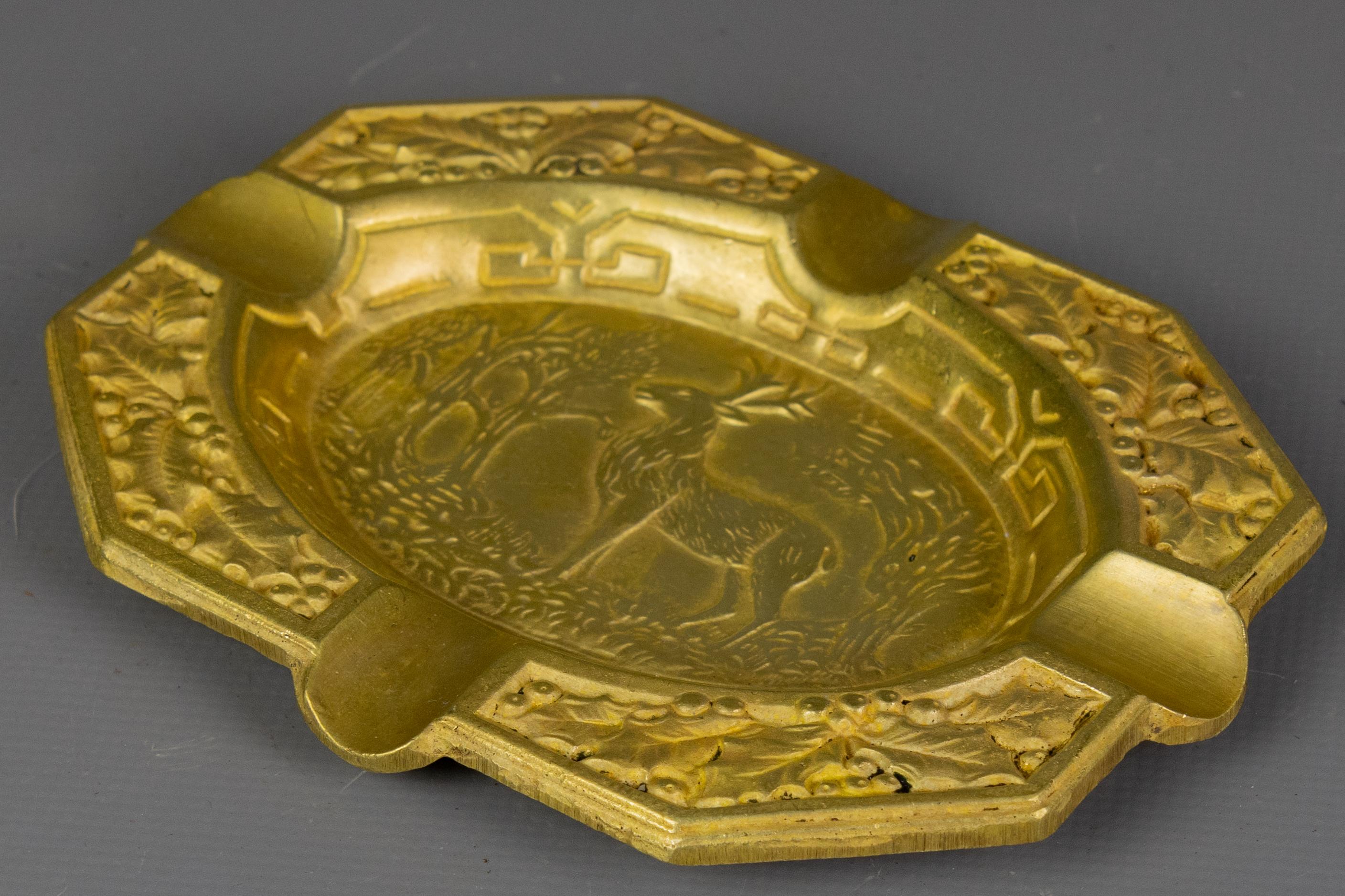 French Cast Bronze Ashtray with Stag Motif, 1950s (Moderne der Mitte des Jahrhunderts) im Angebot