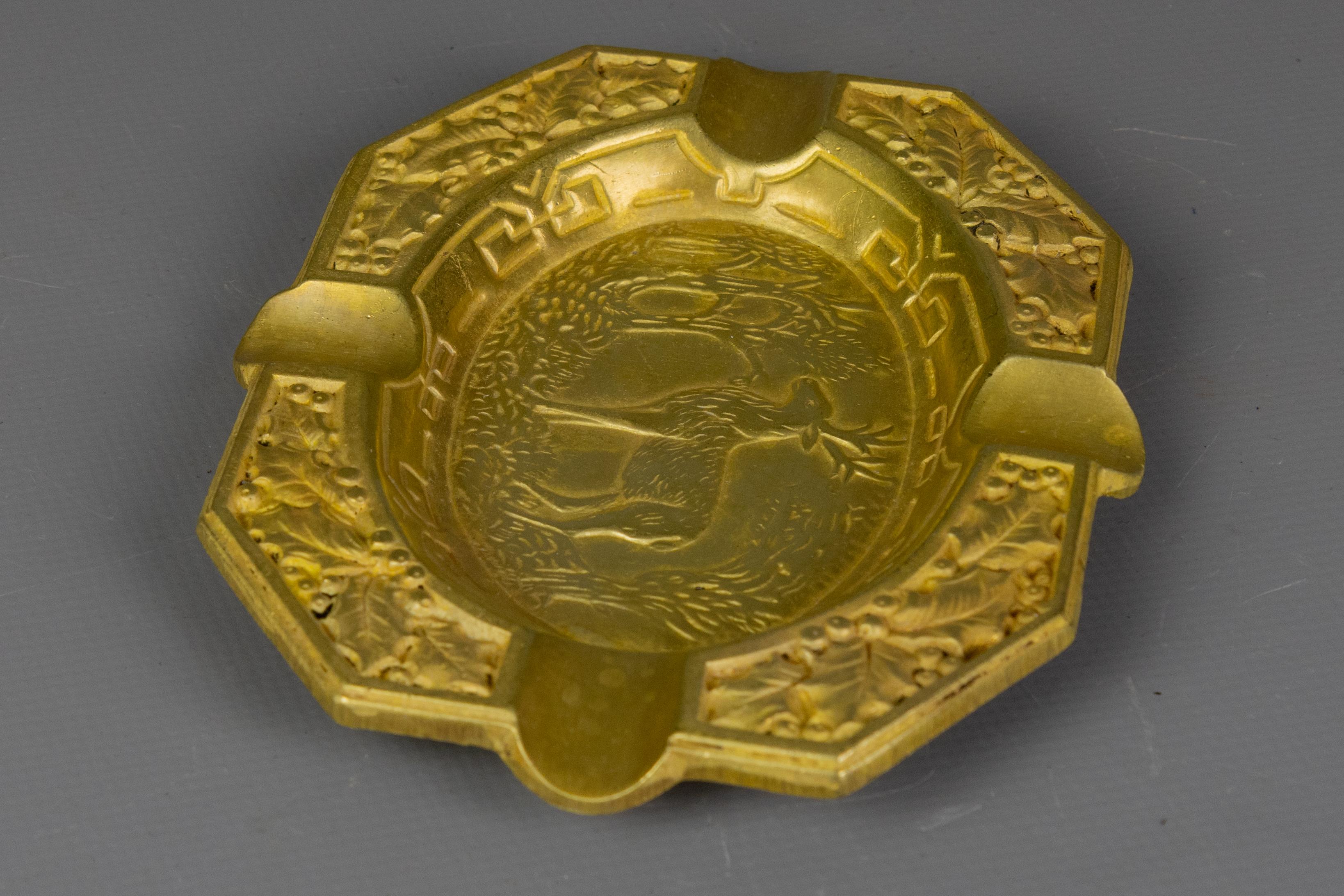 French Cast Bronze Ashtray with Stag Motif, 1950s (Französisch) im Angebot