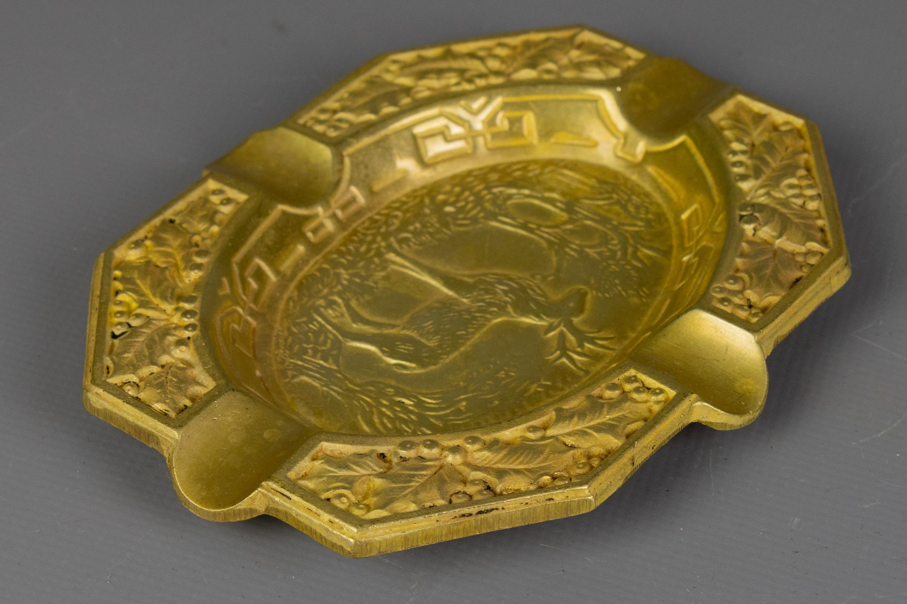 French Cast Bronze Ashtray with Stag Motif, 1950s (Gegossen) im Angebot