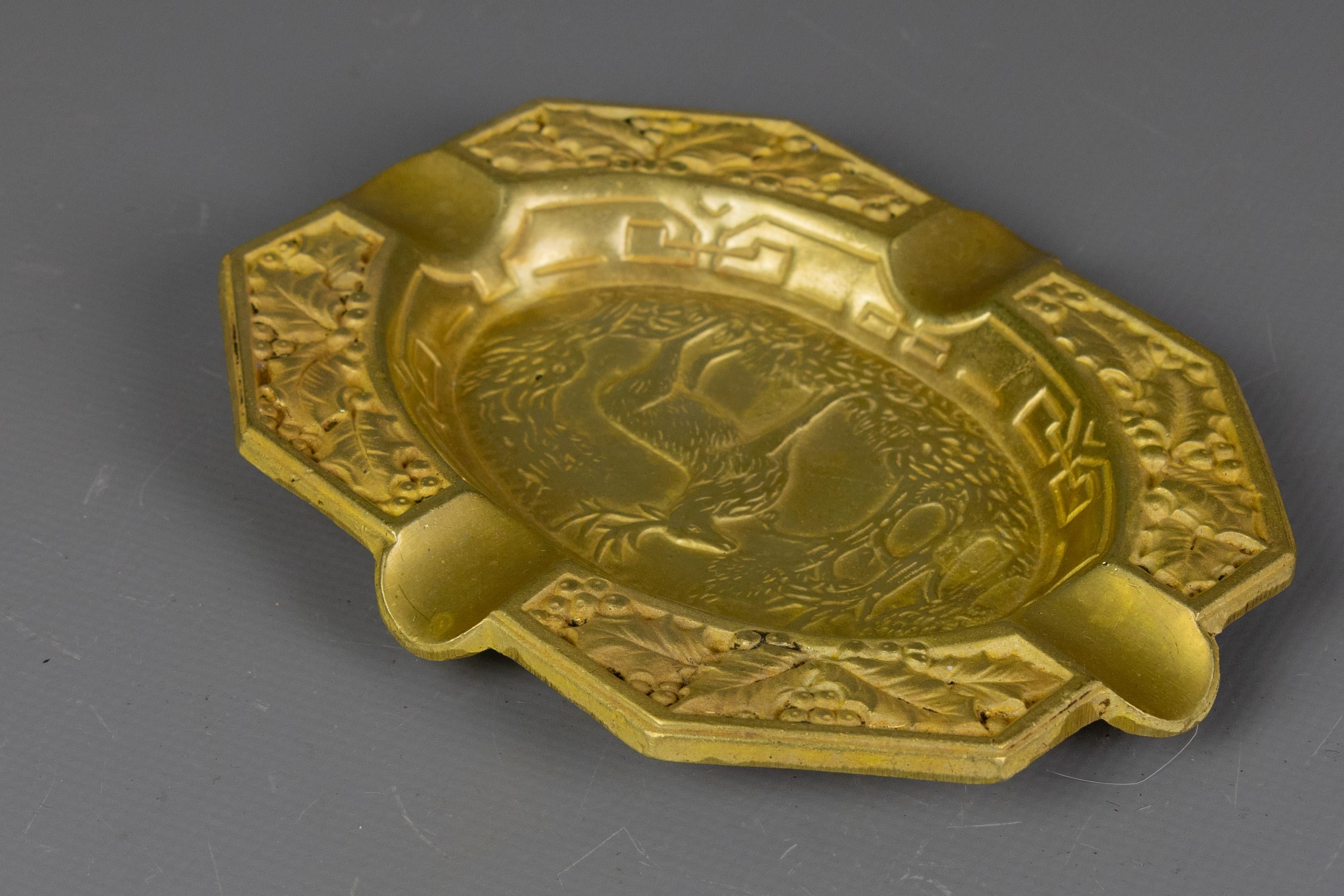 French Cast Bronze Ashtray with Stag Motif, 1950s (Mitte des 20. Jahrhunderts) im Angebot