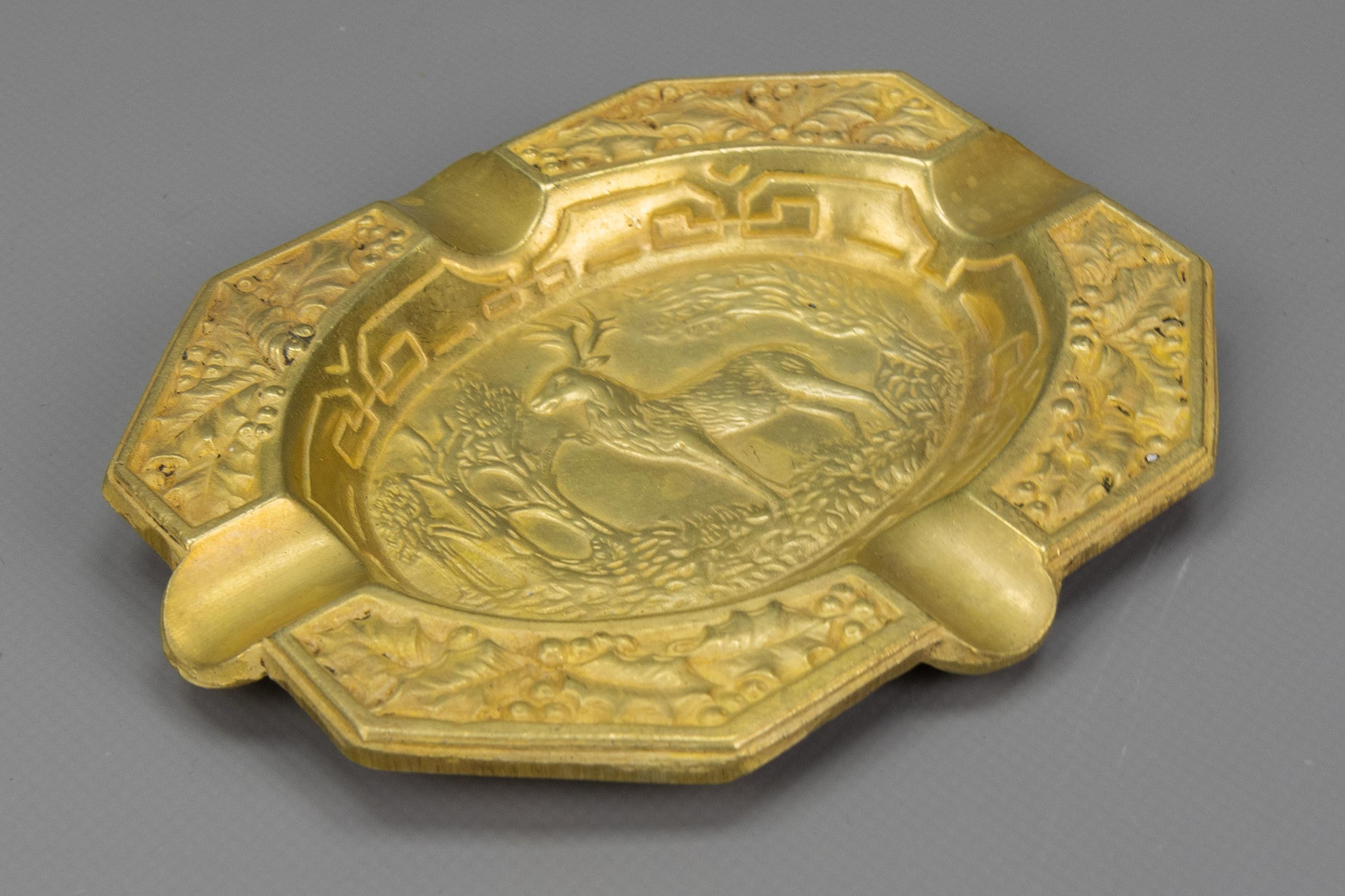 French Cast Bronze Ashtray with Stag Motif, 1950s im Angebot 2