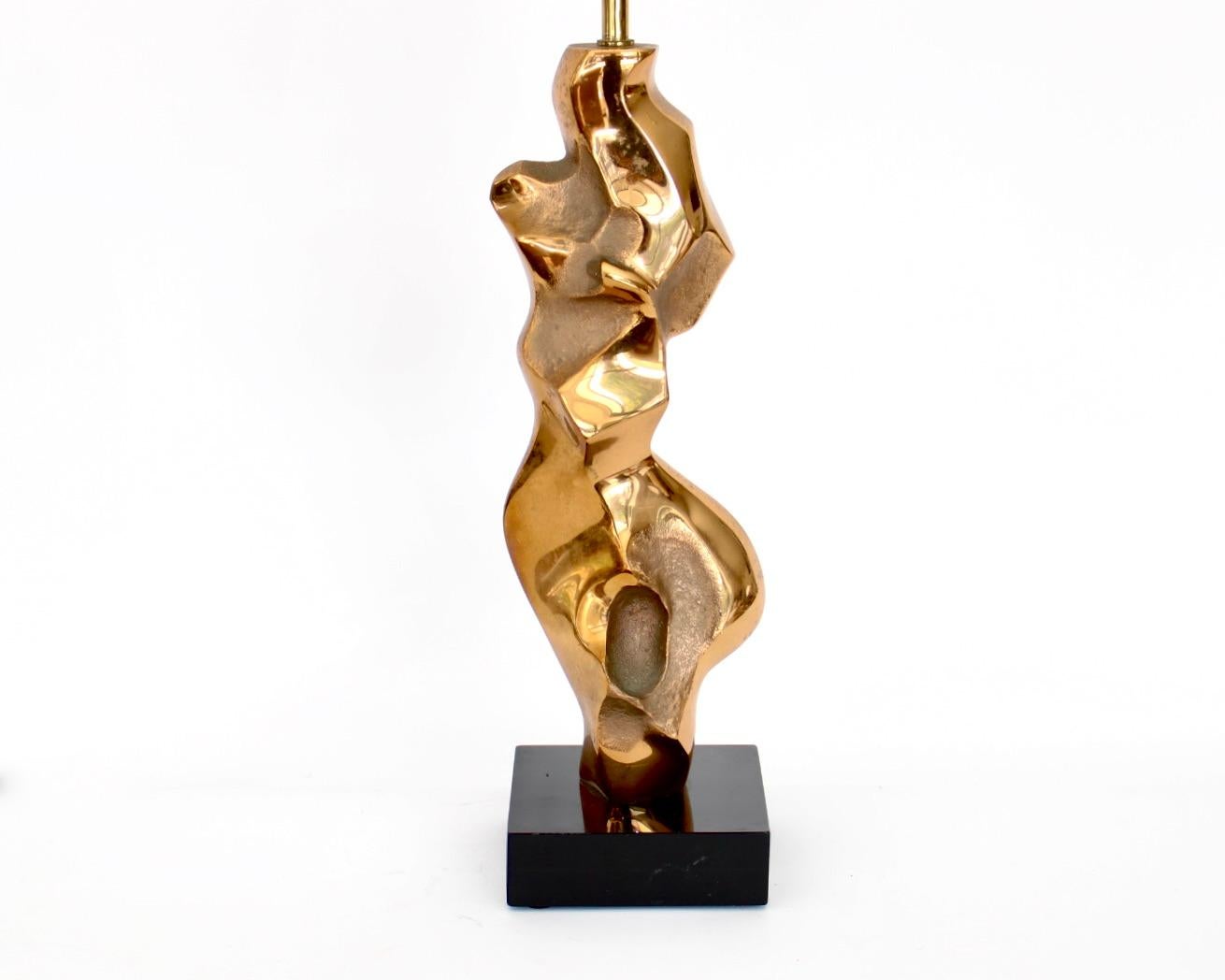  Michel Jaubert: Skulpturale französische Tischlampe aus Bronzeguss  im Angebot 1