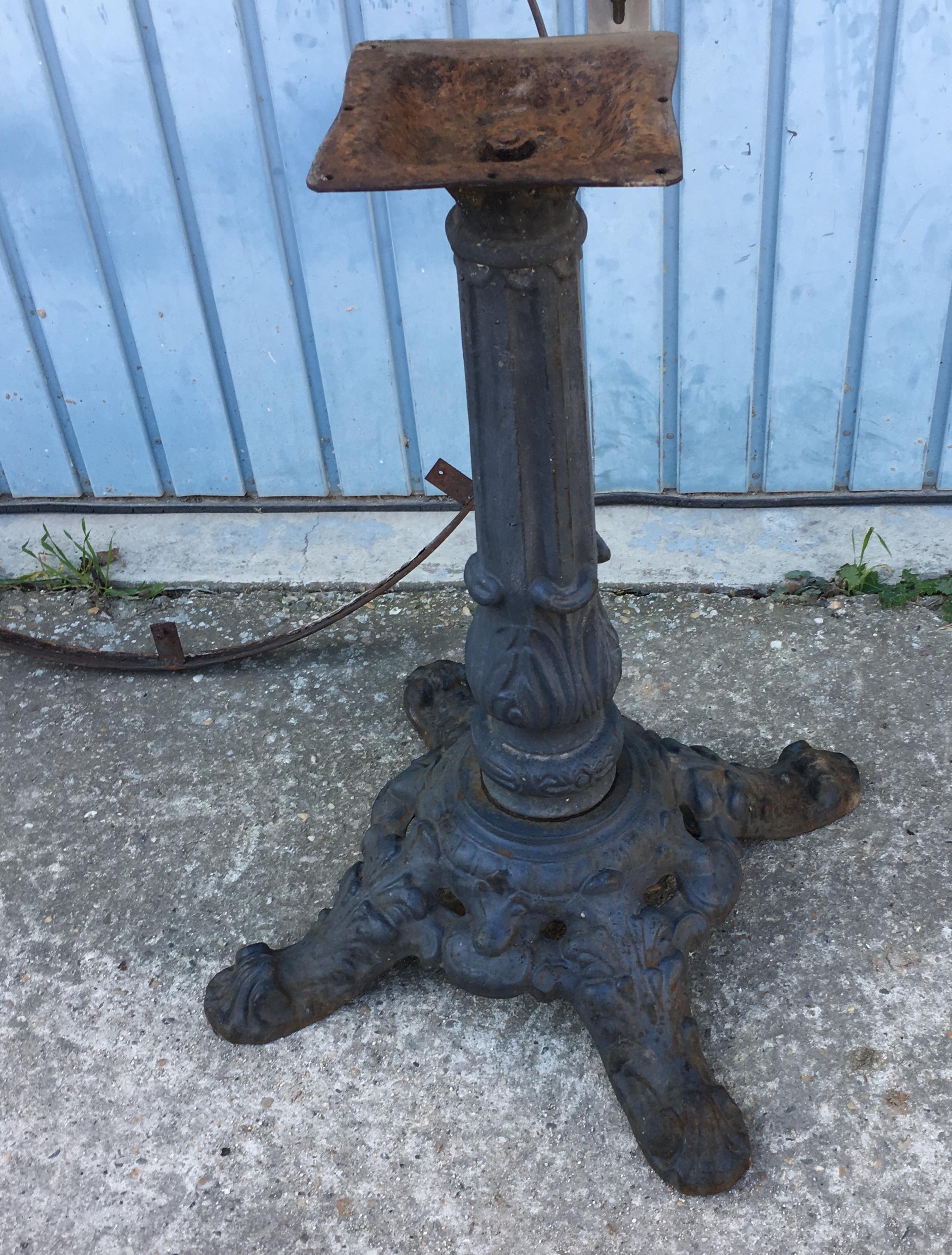French Cast Iron Bistro Table Base with Top Surround, circa 1900 1