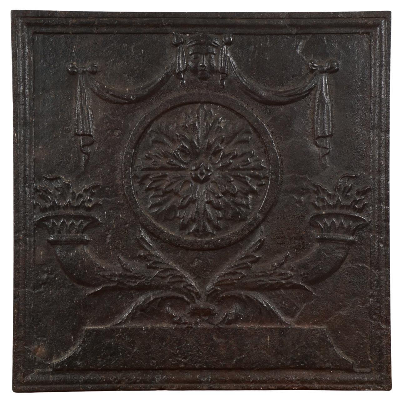 Plaque de cheminée en fonte française 18ème siècle