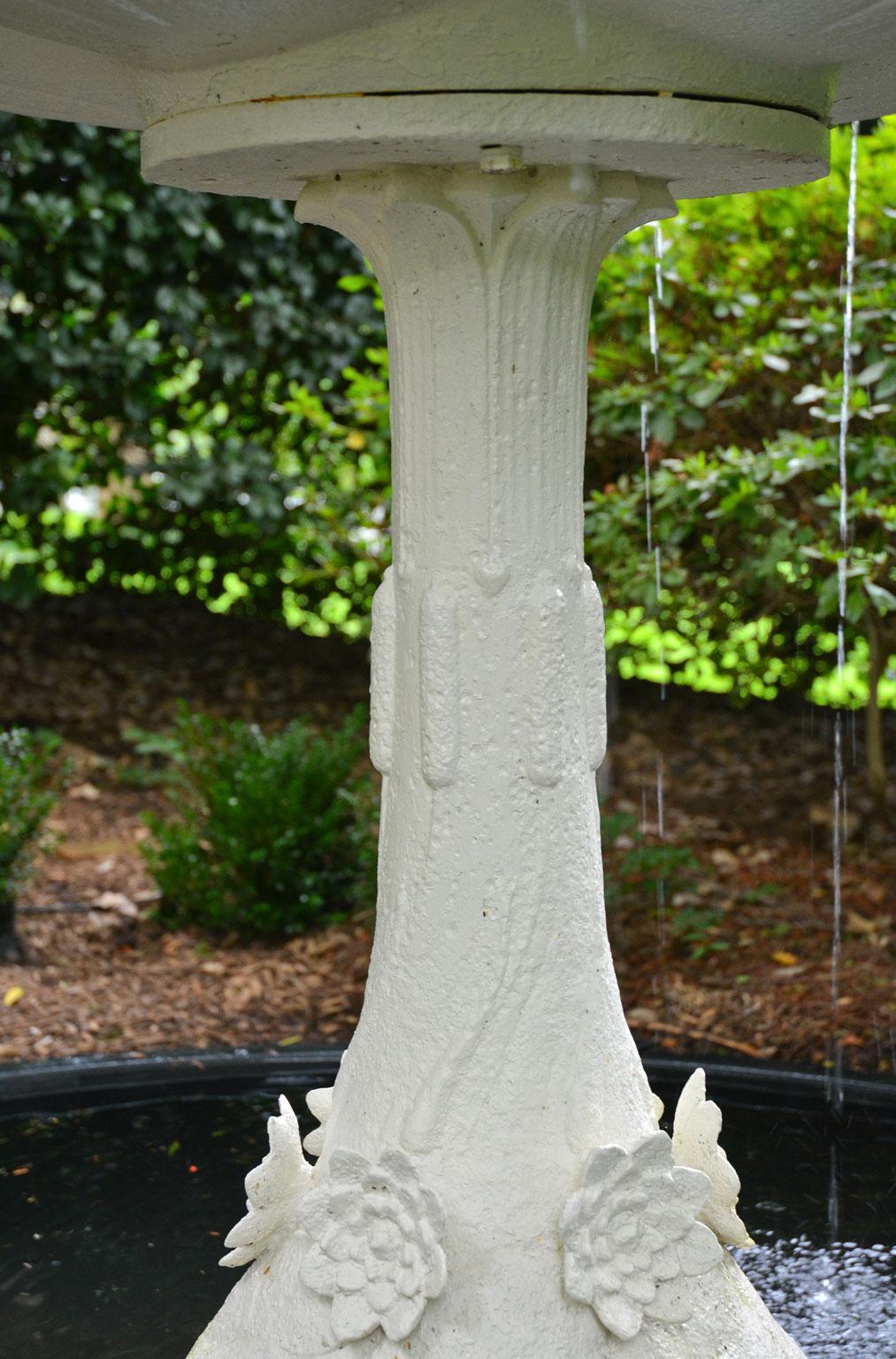 White Cast-Iron Fountain with French Sculpture 5