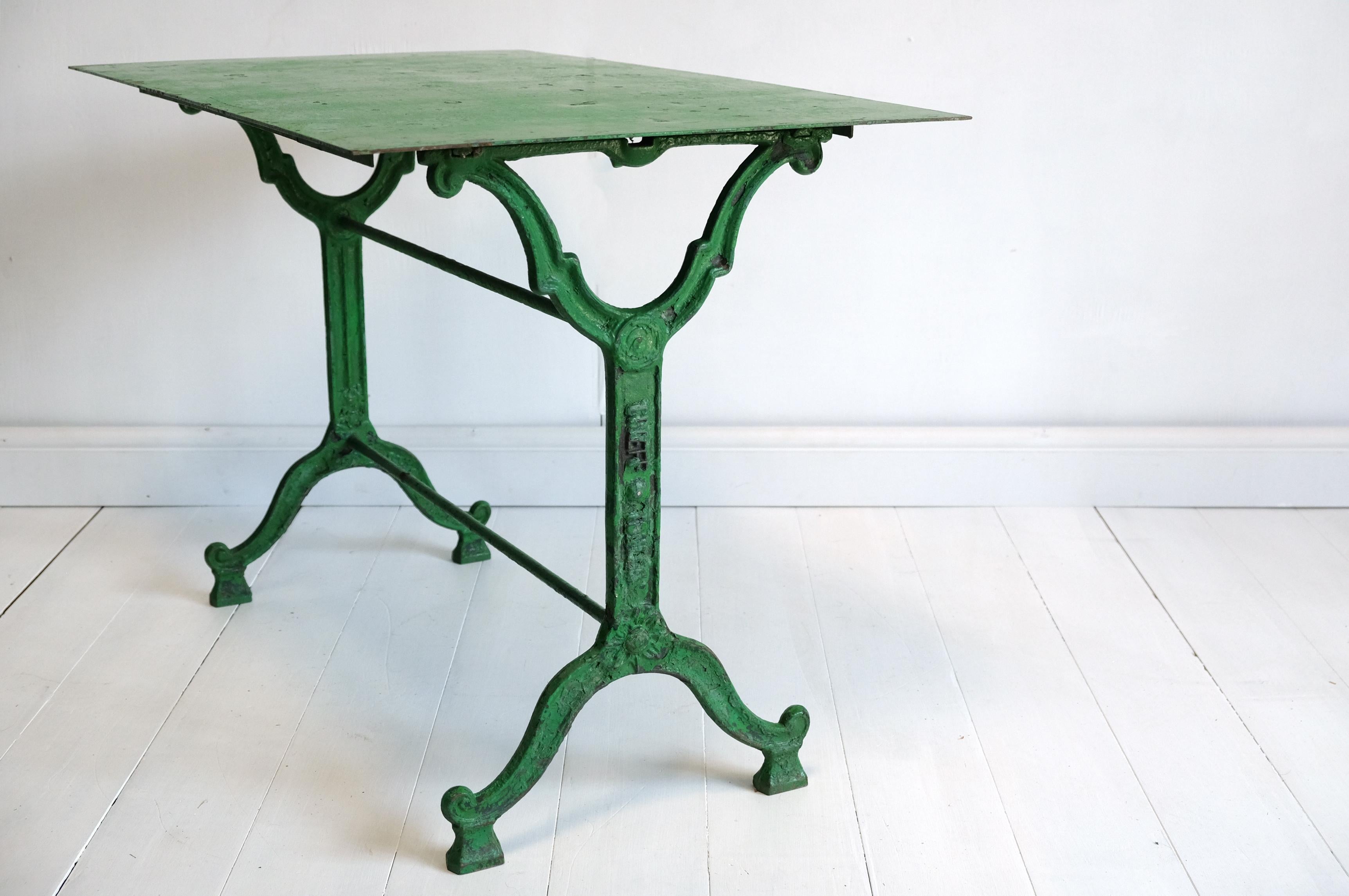 French Cast Iron Garden Table, Green, 19th Century, Bistro, Outdoor, Ornate In Good Condition In Totnes, GB