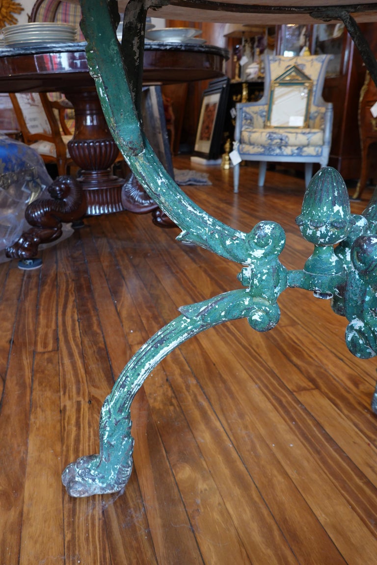 French Cast Iron Garden Table with Marble Top and Decorative Tripod Base For Sale 2