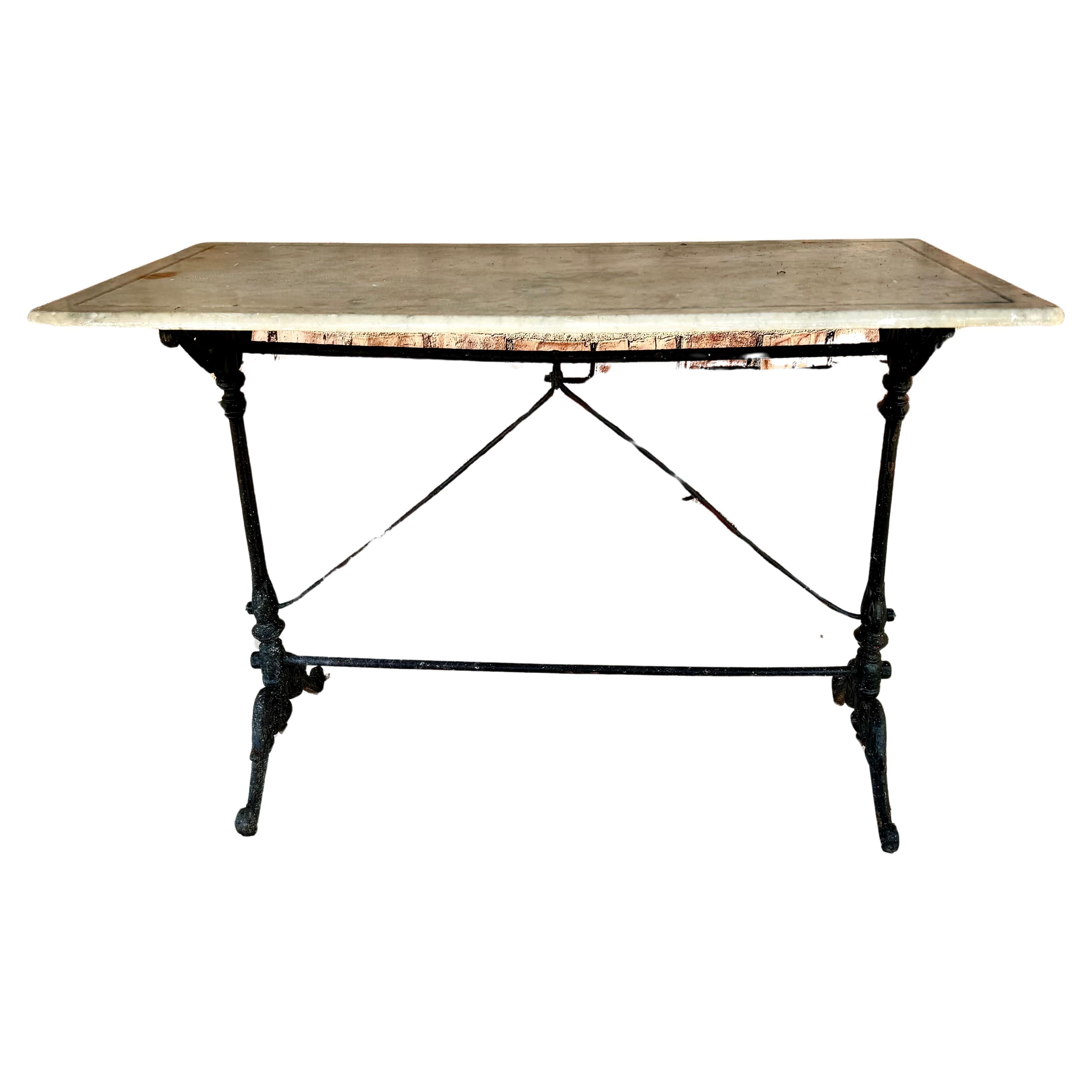 Table de bistrot en fonte à plateau de marbre en vente 4