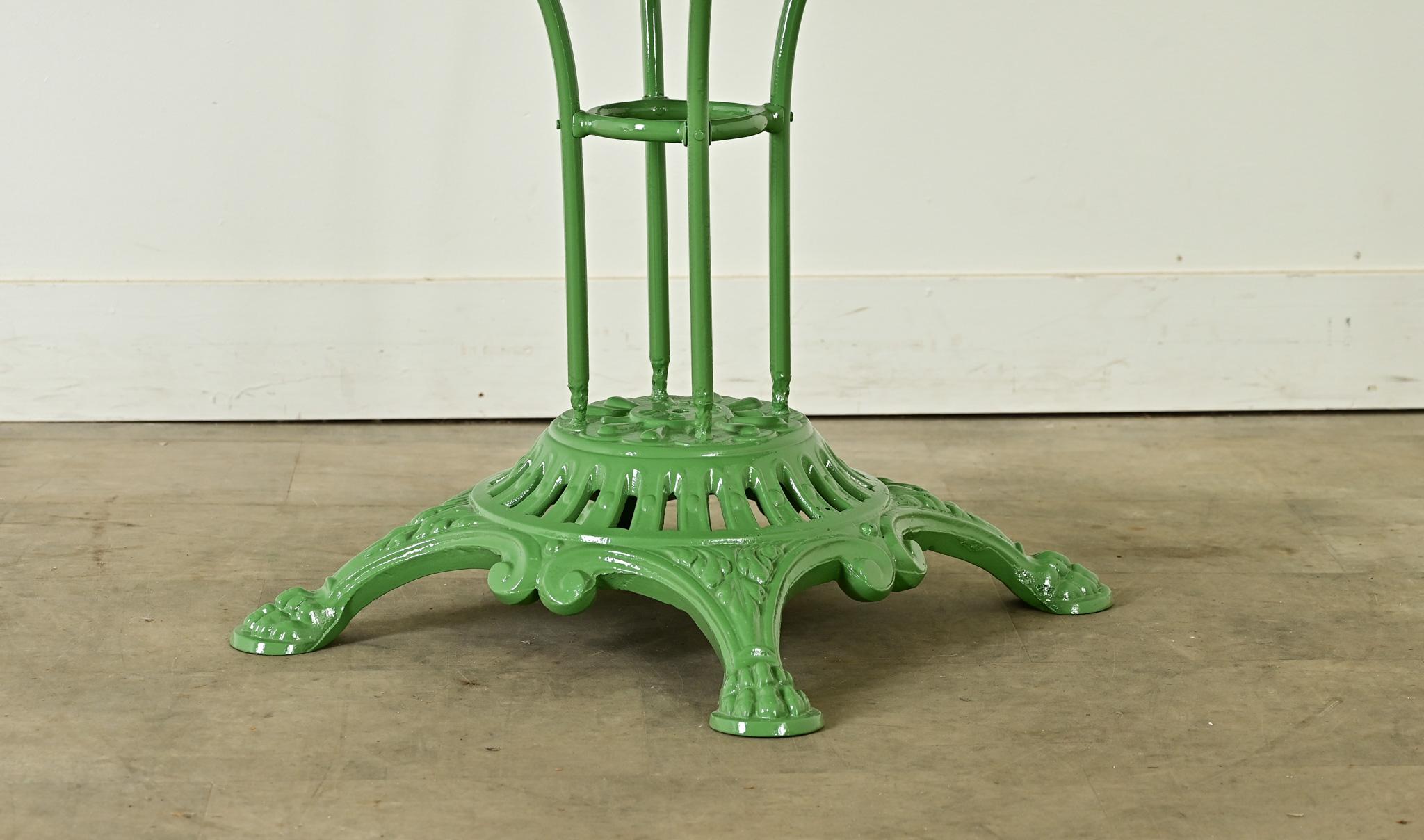 French Cast Iron Powdercoated Garden Table In Good Condition For Sale In Baton Rouge, LA