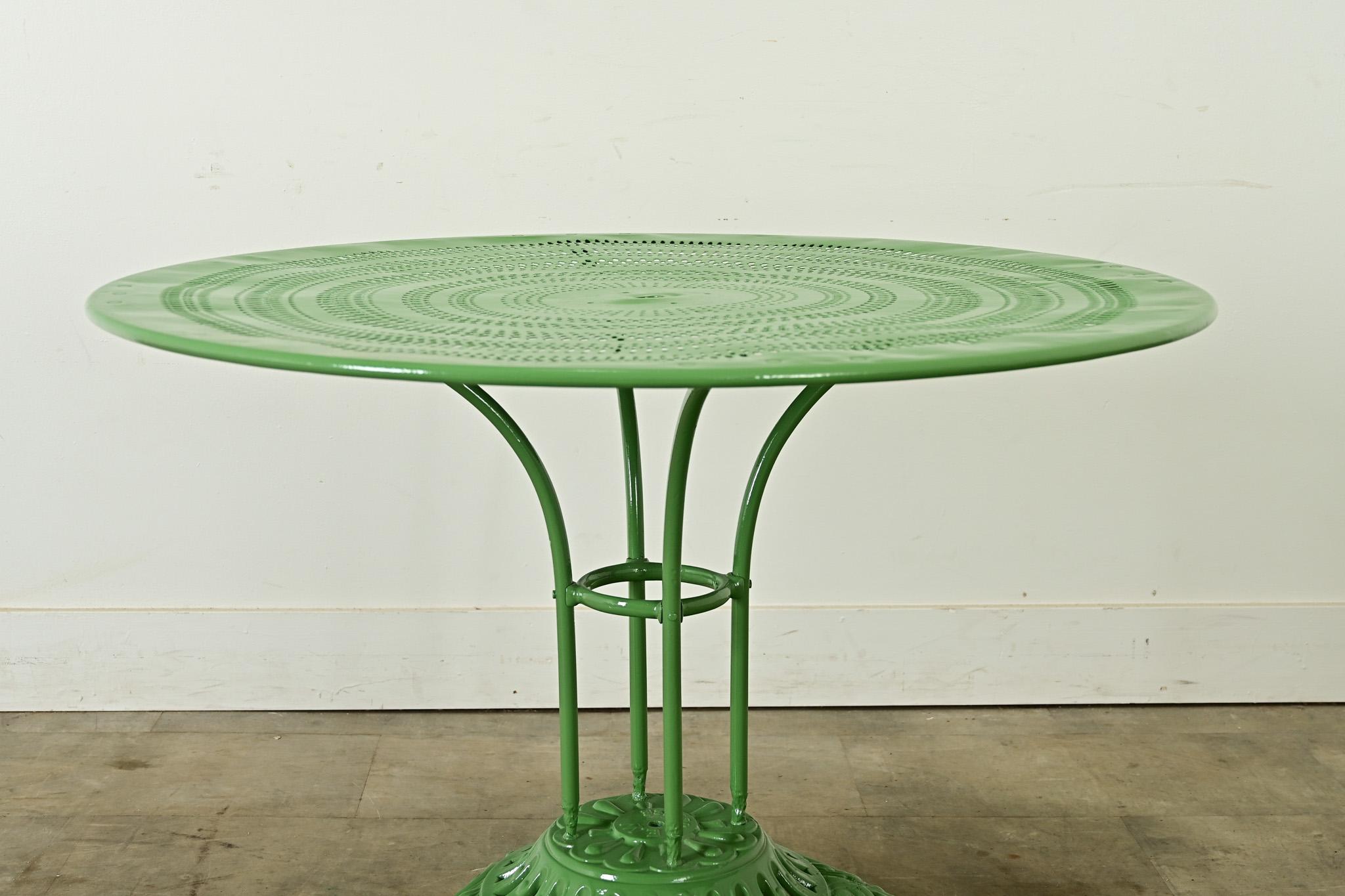 French Cast Iron Powdercoated Garden Table For Sale 1
