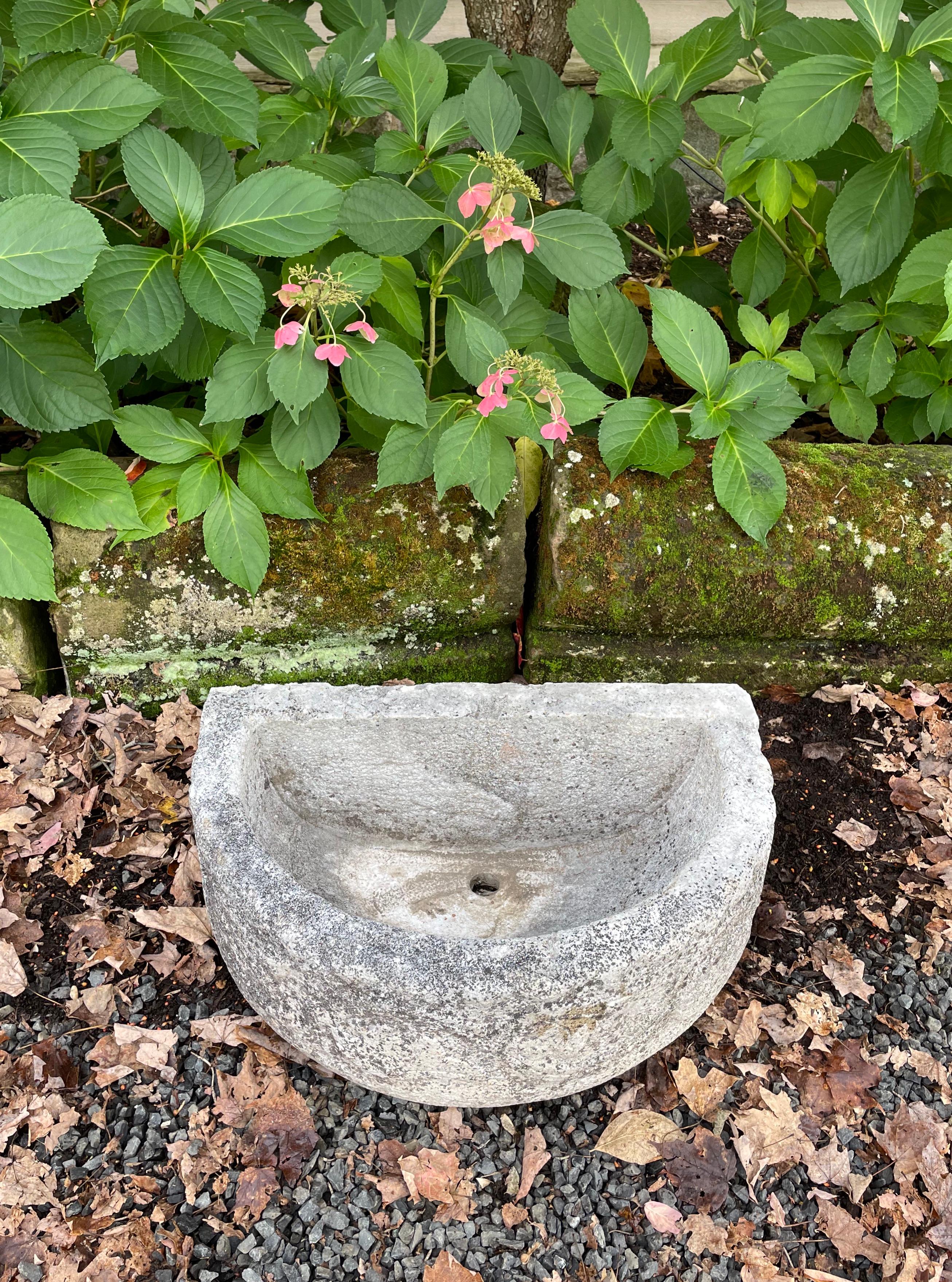 French Cast Stone Demilune Basin In Good Condition In Woodbury, CT
