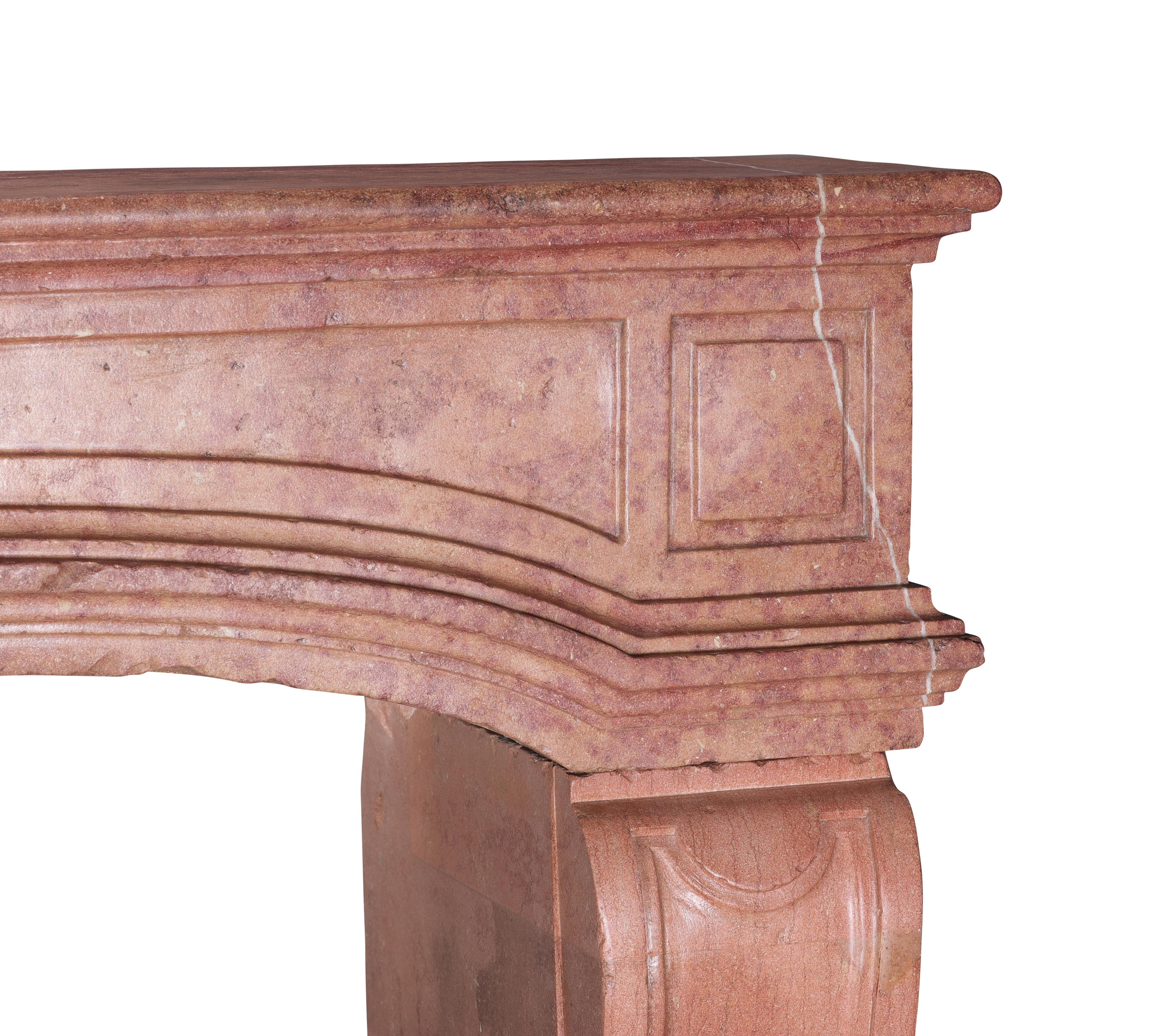 Cheminée de château français Rose de Bourgogne Pierre dure - Surface lisse - Intemporelle en vente 4