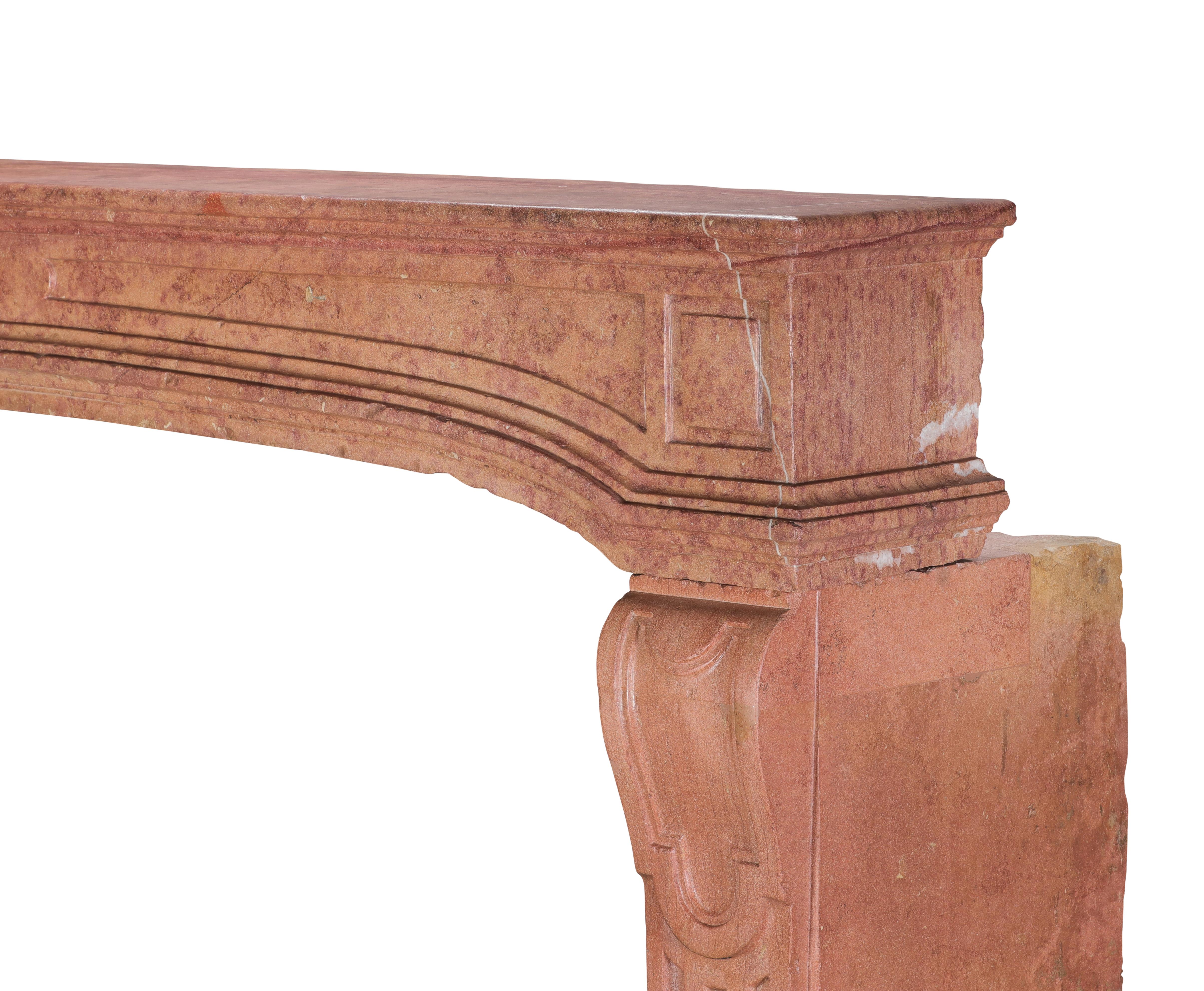 Cheminée de château français Rose de Bourgogne Pierre dure - Surface lisse - Intemporelle en vente 6