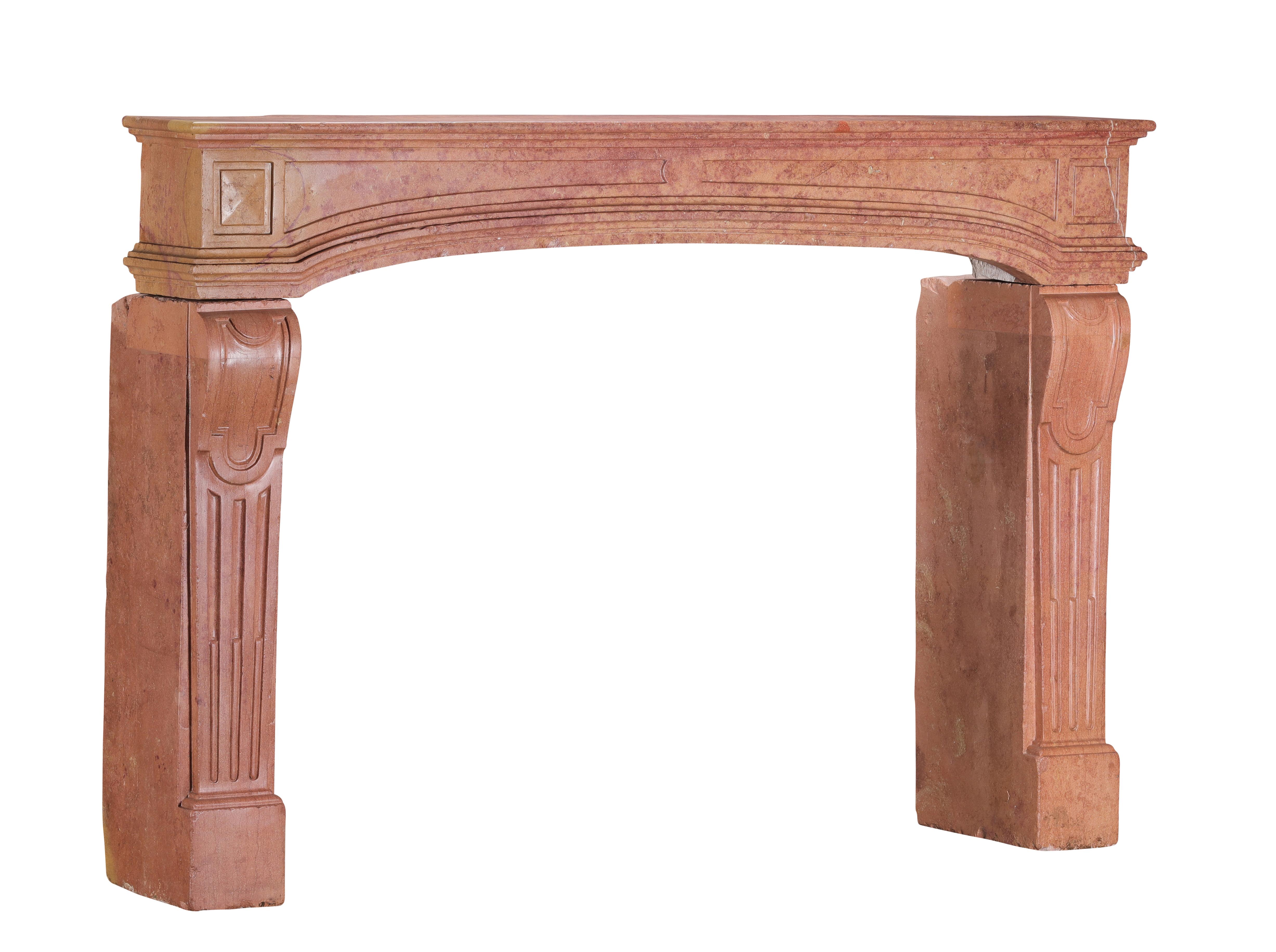 Cheminée de château français Rose de Bourgogne Pierre dure - Surface lisse - Intemporelle en vente 12