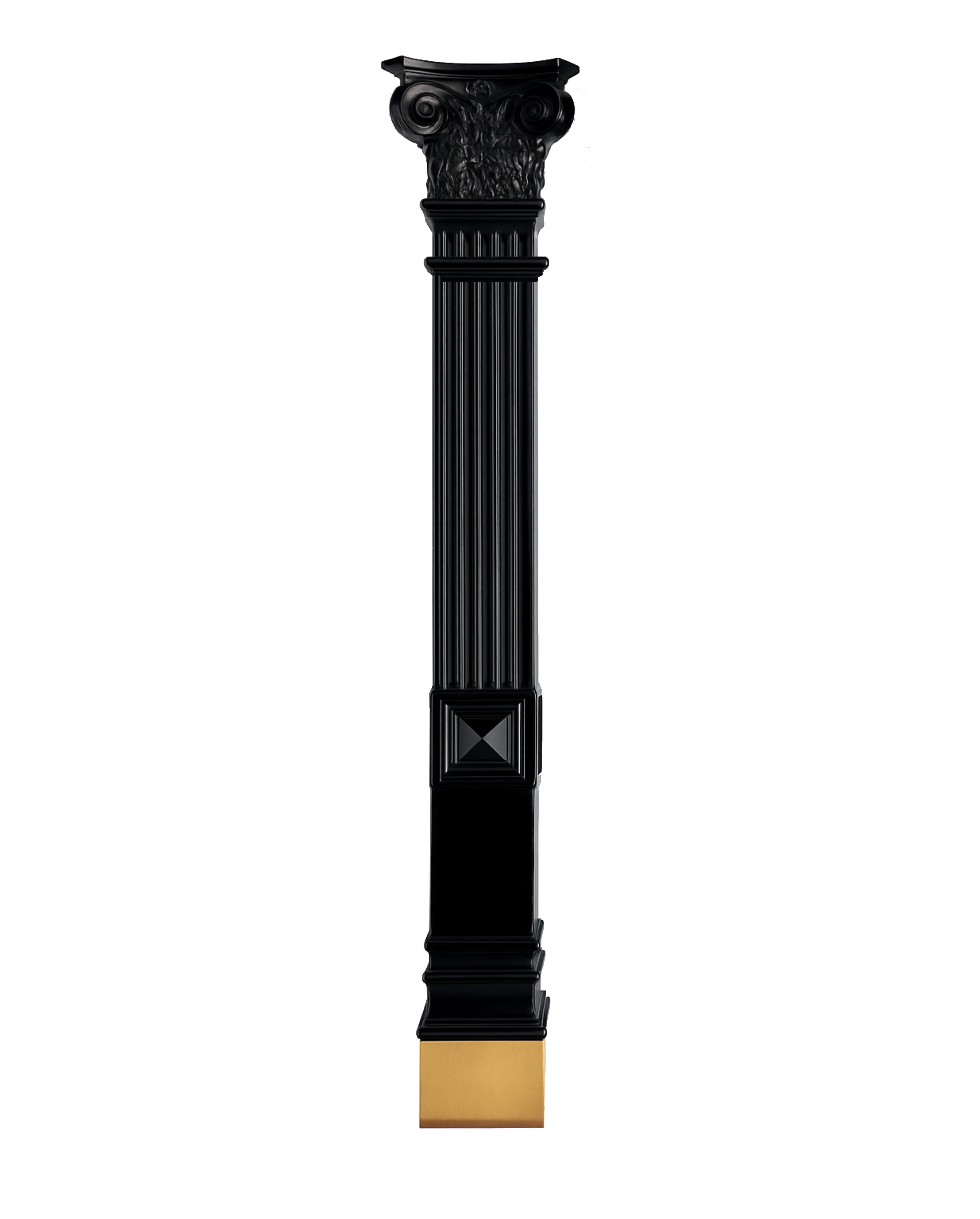 French Cedar Black Lacquer Pedestal Column, 20th Century In Good Condition For Sale In Lisbon, PT