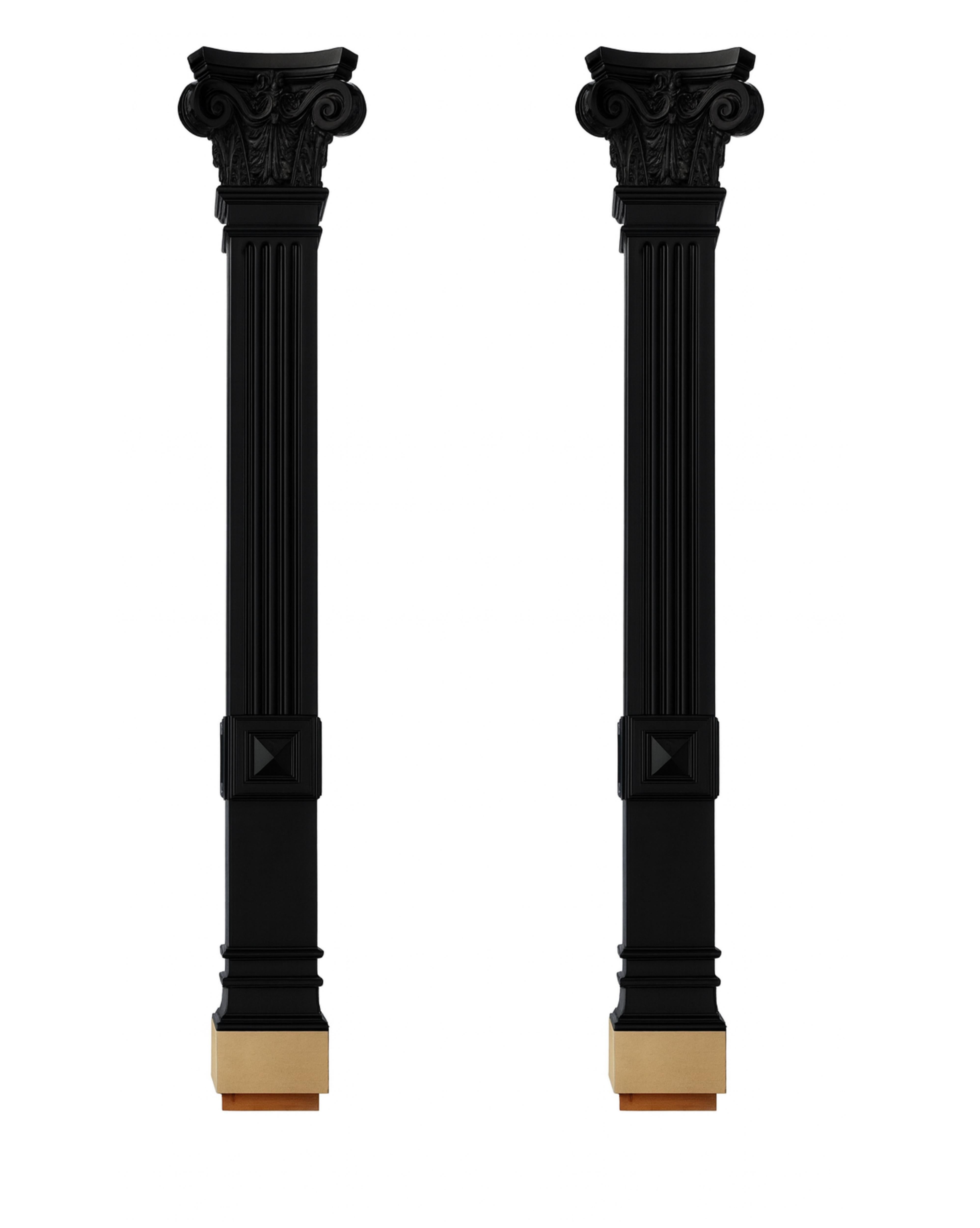 Pair of French Cedar Black Lacquer Pedestal Columns, 20th Century In Good Condition For Sale In Lisbon, PT