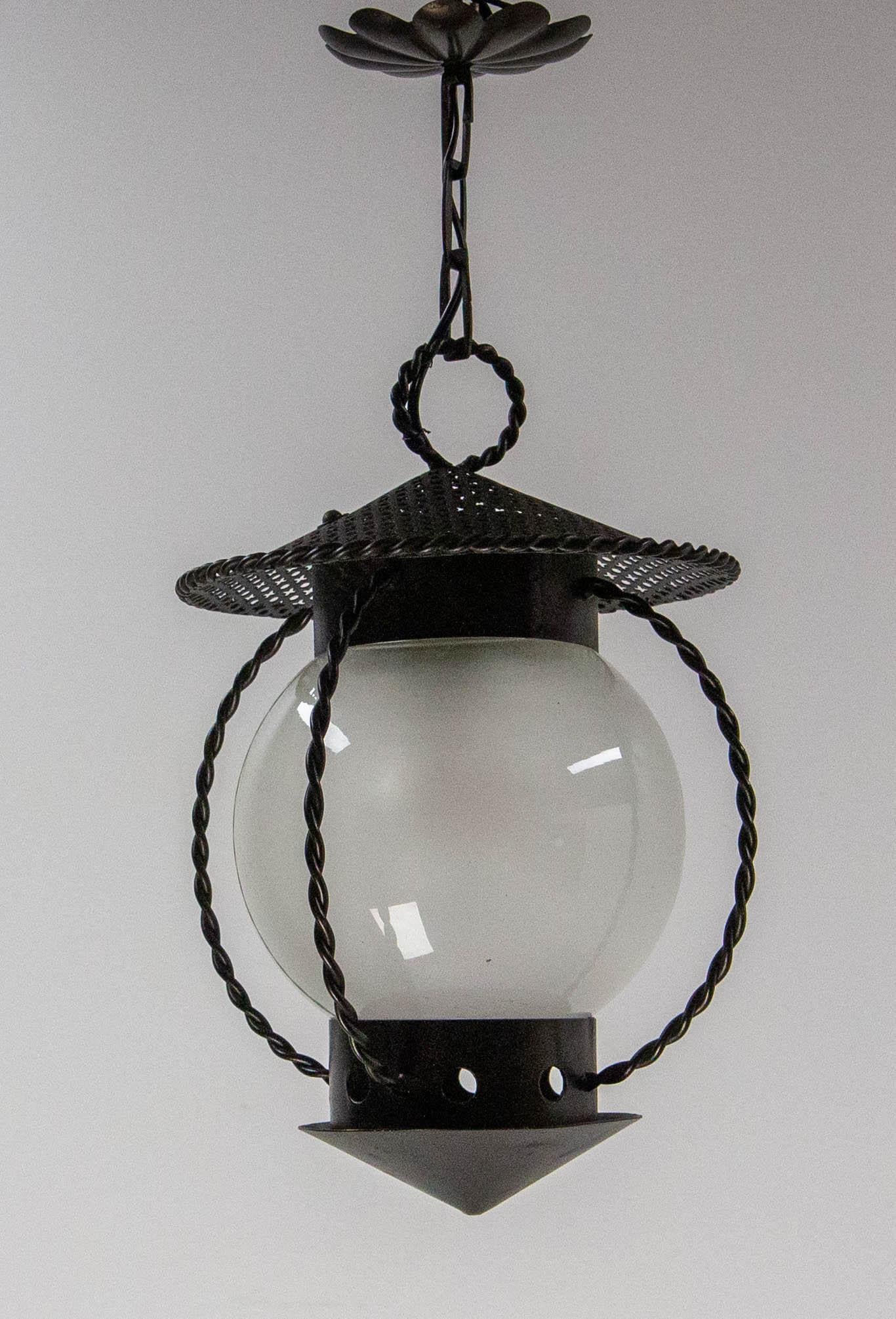 XX secolo Lampada da soffitto francese in ferro e vetro in stile Mathieu Matégot Ciondolo Lustre circa 1960 in vendita
