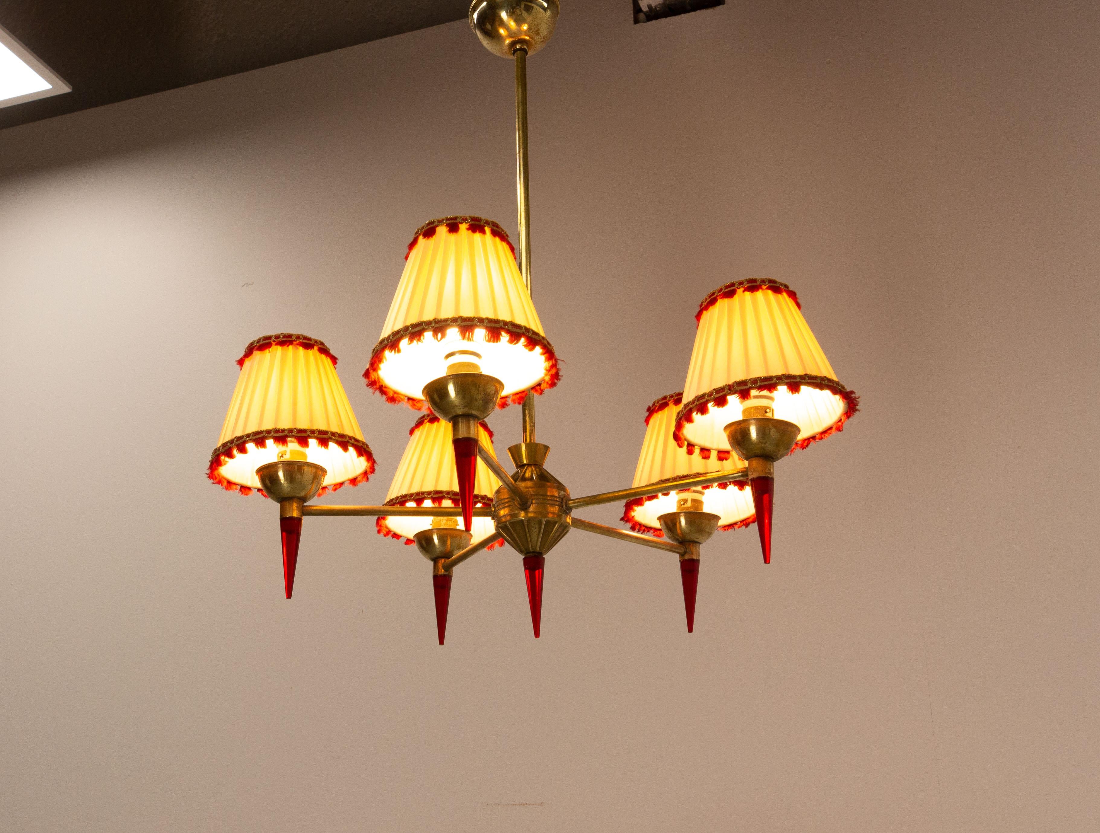 French Ceiling Pendant Five Brass and Red Resin Lamps Chandelier, circa 1960 In Good Condition For Sale In Labrit, Landes
