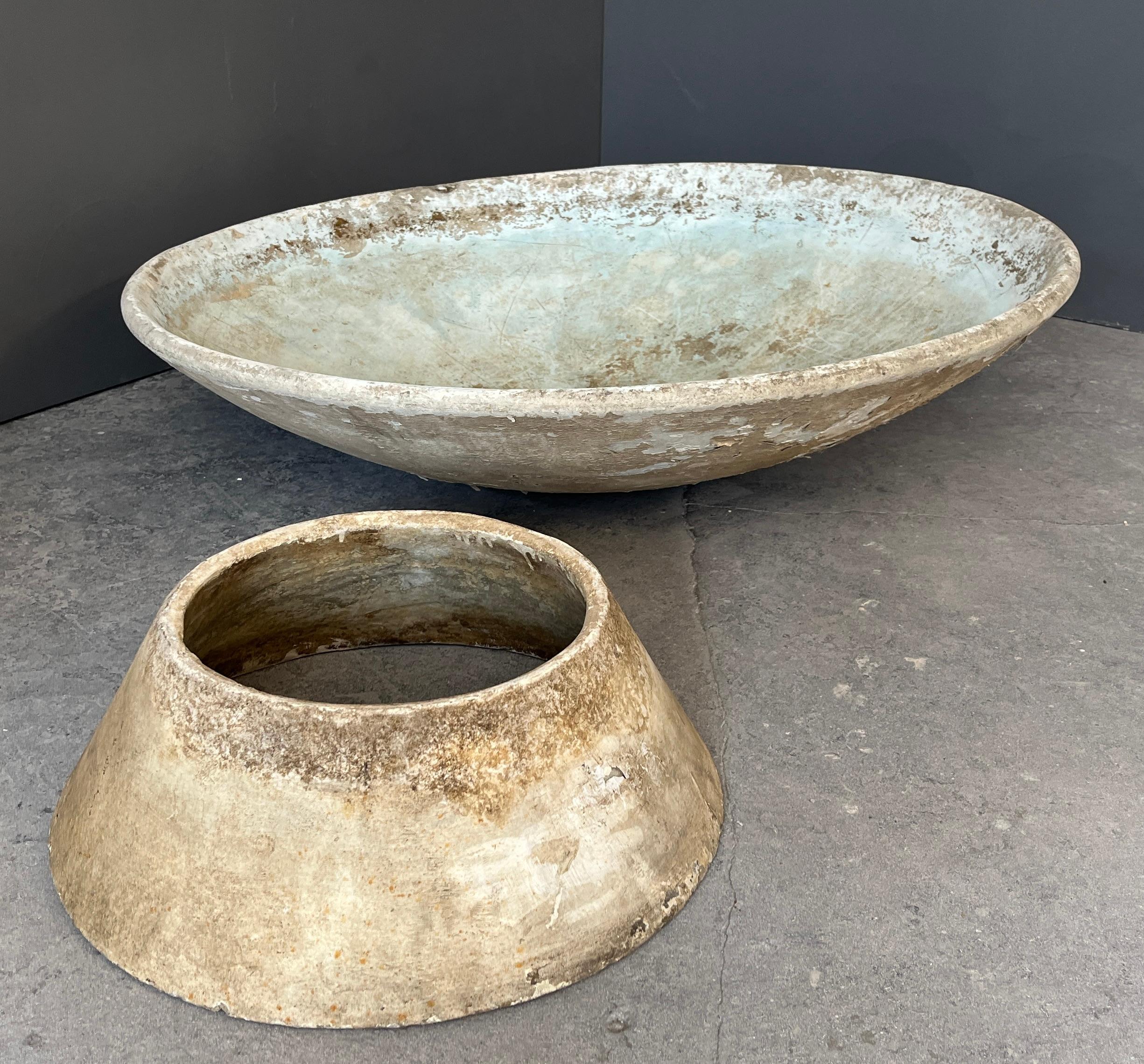 French Cement Disc Planter on pedestal For Sale 2