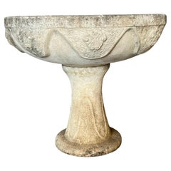 Jardinera francesa con pedestal de cemento